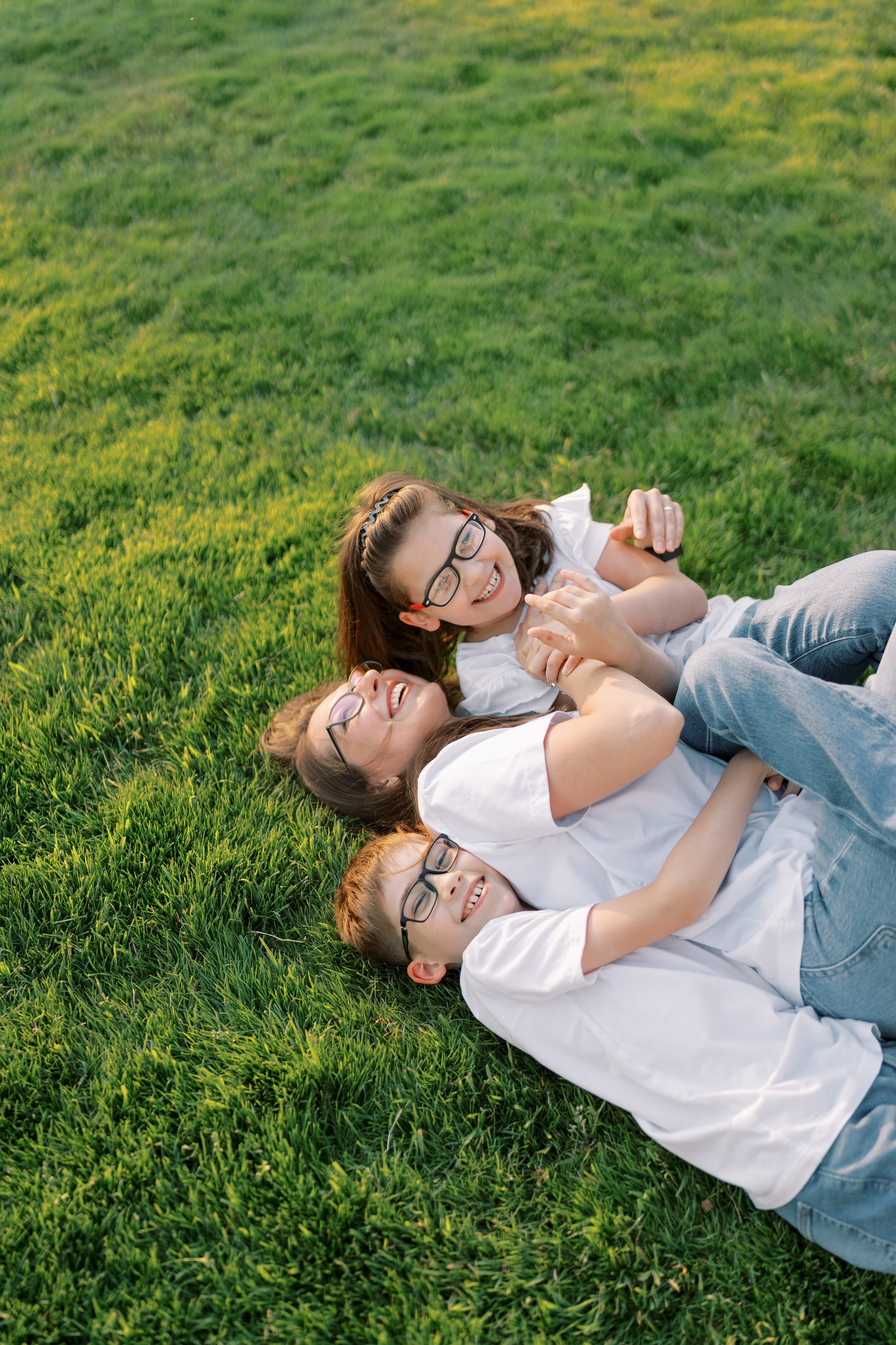 Family photoshoot. Vitalina with her family. August 2024. Lighthouse in Mukilteo. EVAN ARISTOV WEDDING PHOTOGRAPHY — Seattle Wedding Photographer