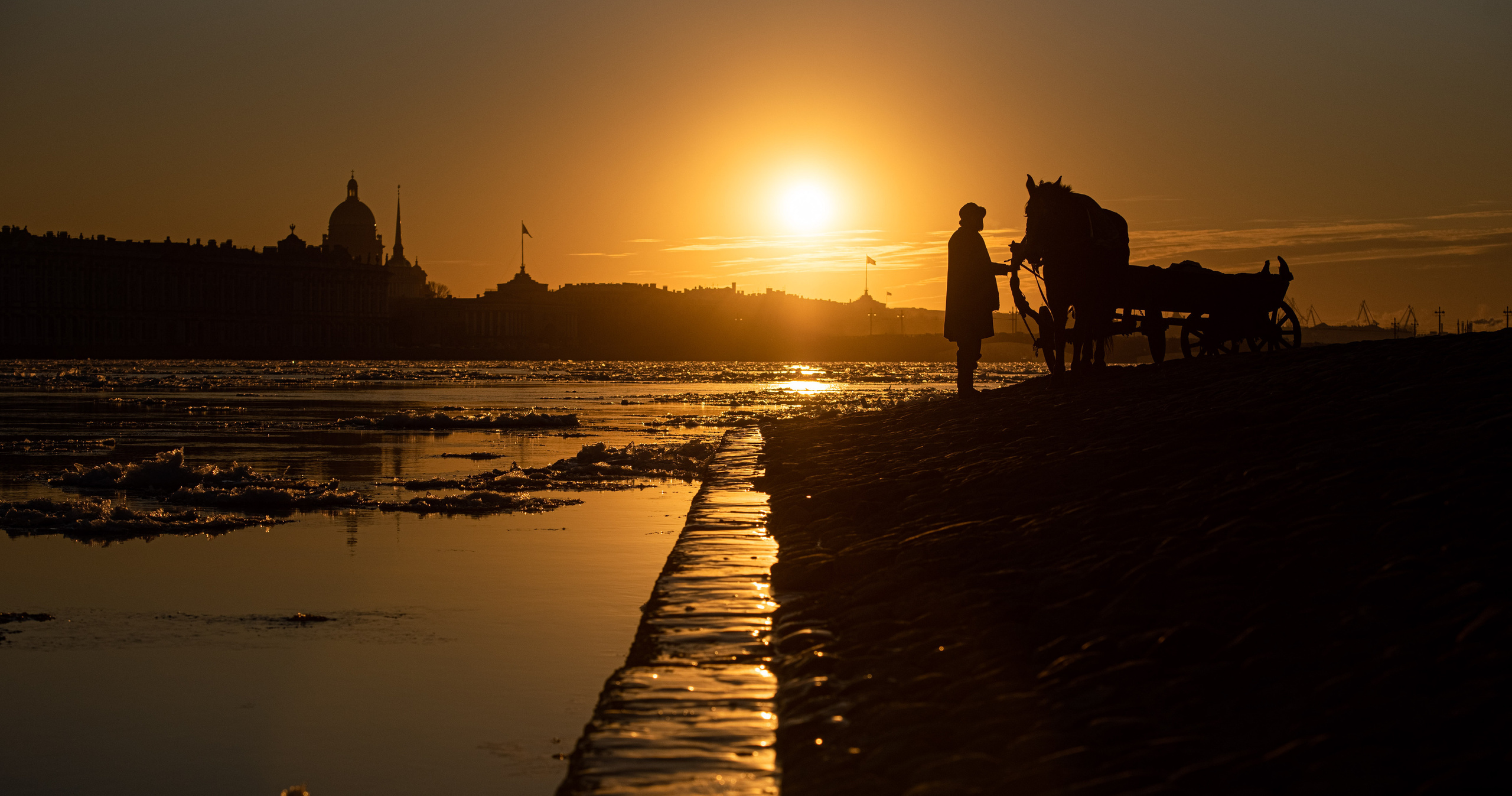 Street. Unit still photographer Roman Galasun