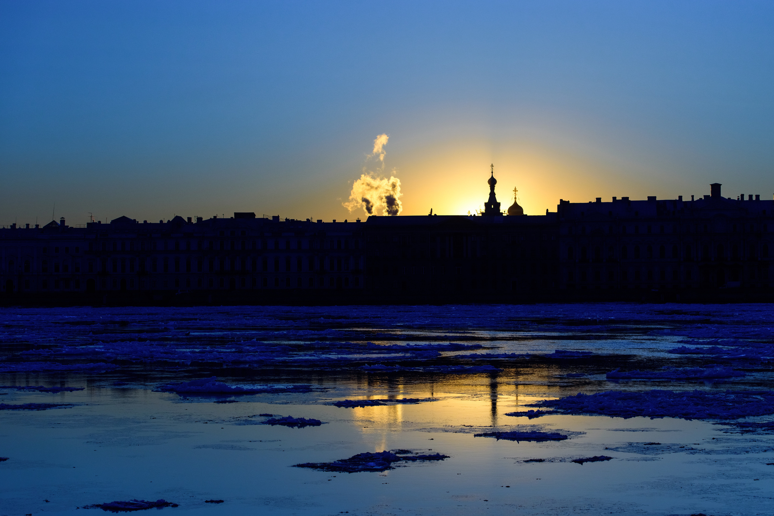 Street. Unit still photographer Roman Galasun