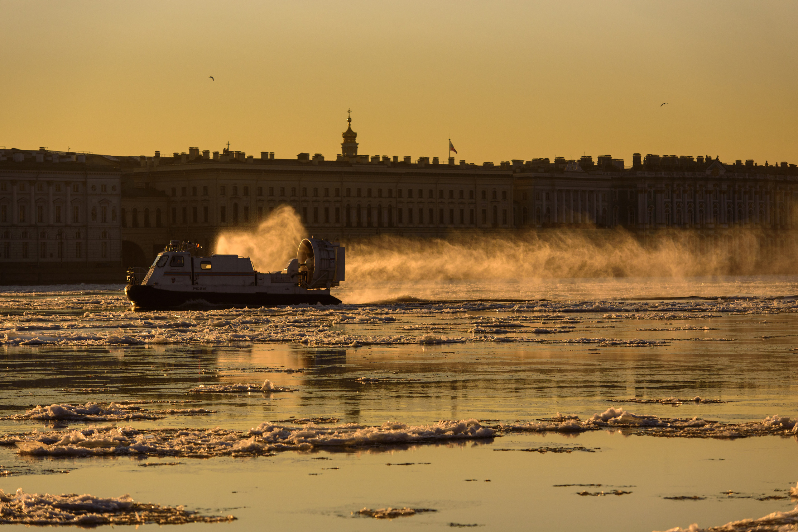 Street. Unit still photographer Roman Galasun