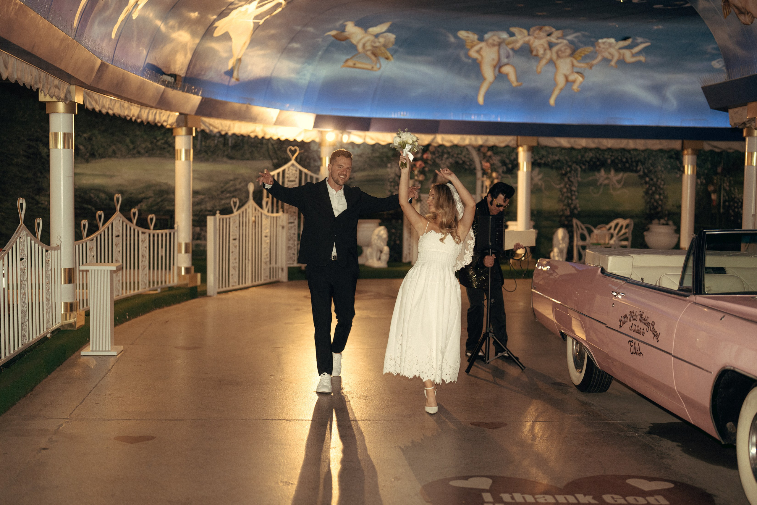 Isabela&Sean. Wedding & elopement photographer Viktoriya Kravtsov. Las Vegas