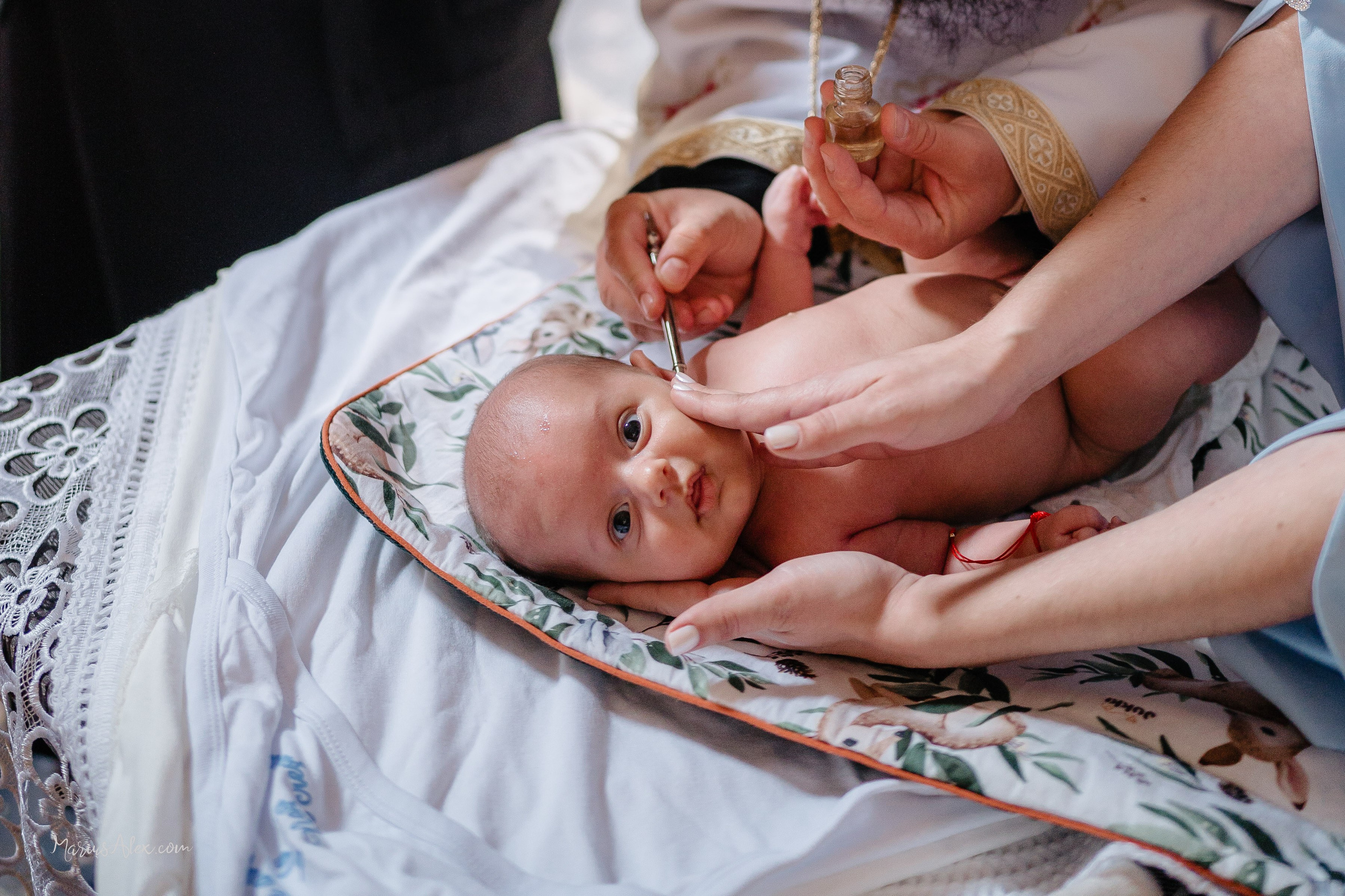 Micutul Mathias - Cel mai distractiv botez. Marius Alex fotograf de eveniment si portret din Suceava