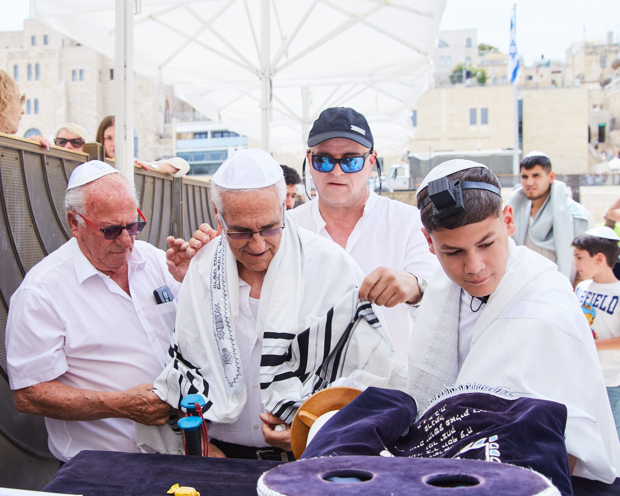 Бар-мицва на Котеле 2. Портретный и репортажный фотограф в Израиле Рома Бирман