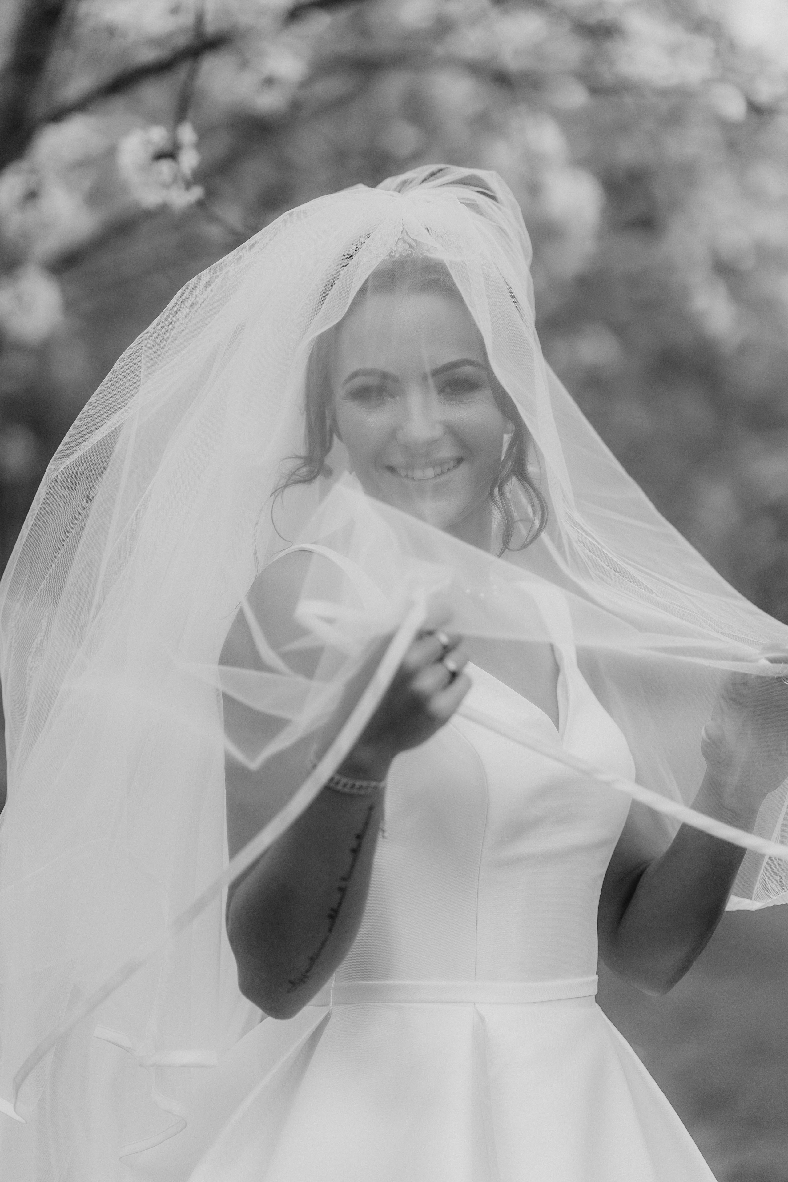 Megan & Oneias. Main