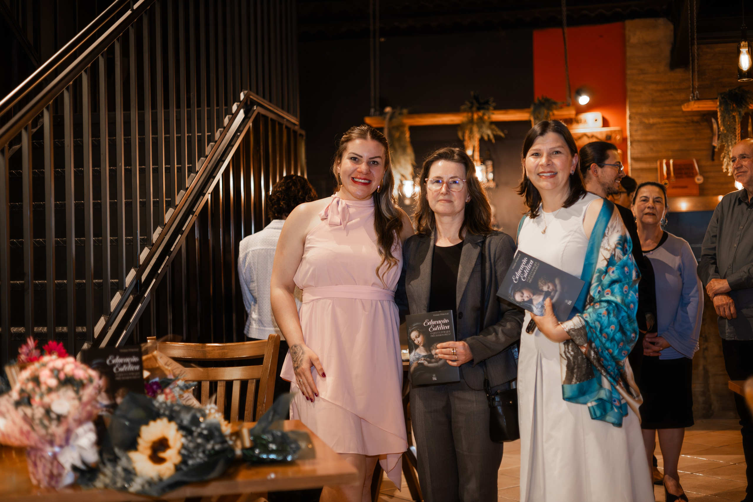 Lançamento de Livro Vivi Princival