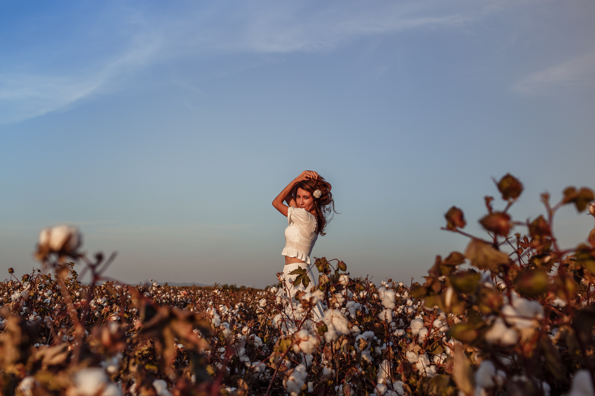 Photo session of Firuza in a cotton field