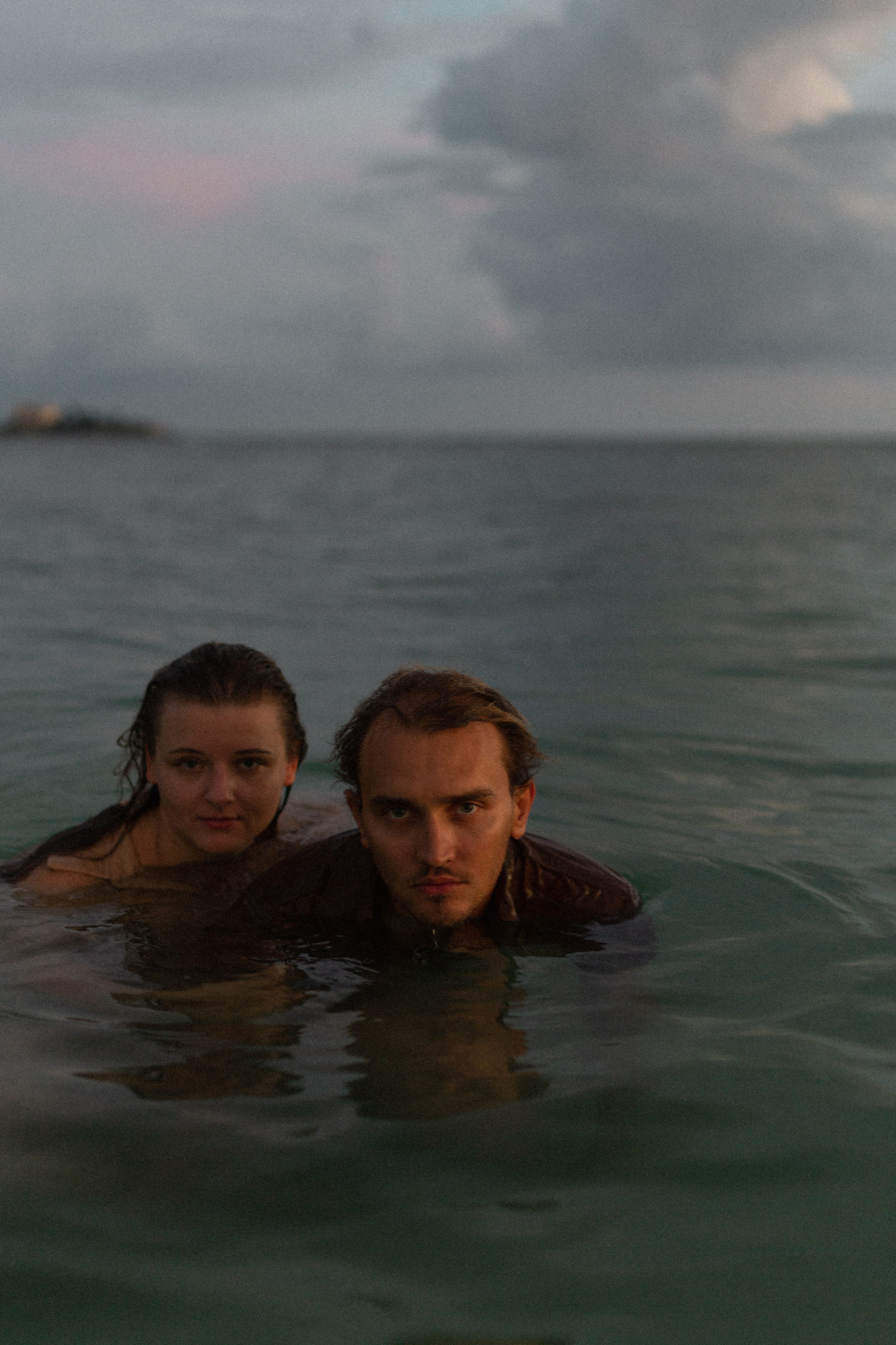 Olya & Misha. Ocean. Photographer Vladmir Gladkov