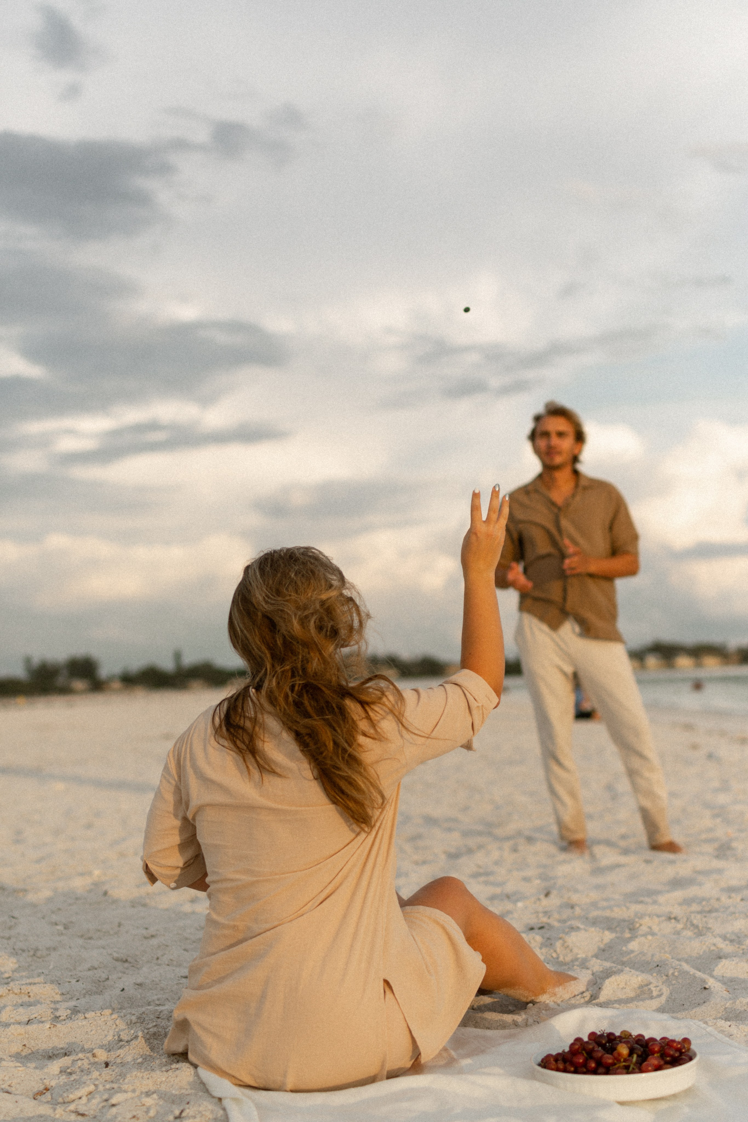 Olya & Misha. Ocean. Photographer Vladmir Gladkov
