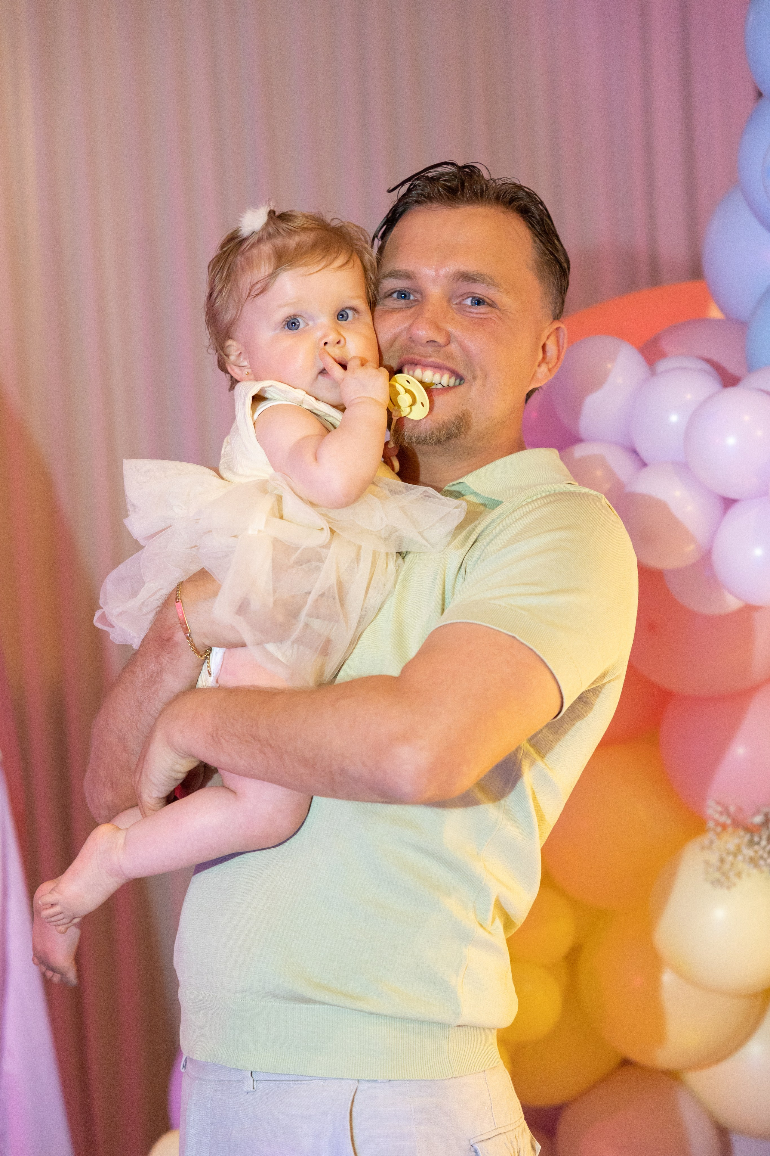 1 st Birthday. Portrait and Family Photographer in Netherlands