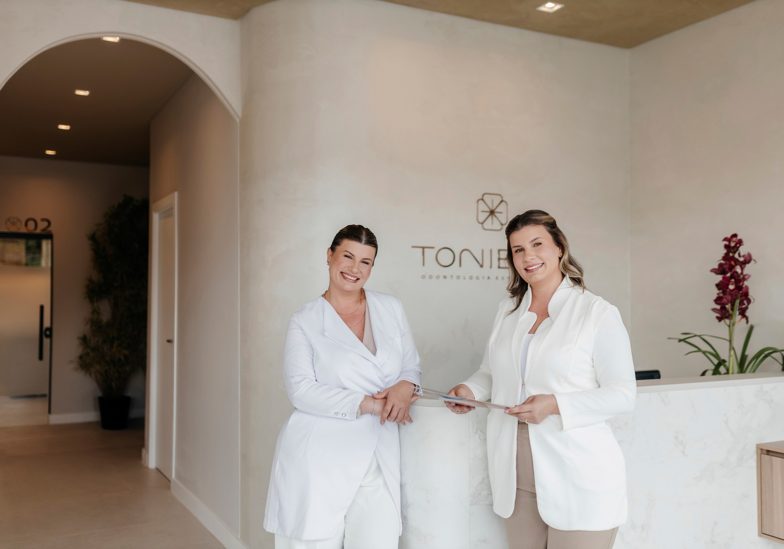 Dra. Adele & Dra. Aline | Dentistas. Coraafotografia.com