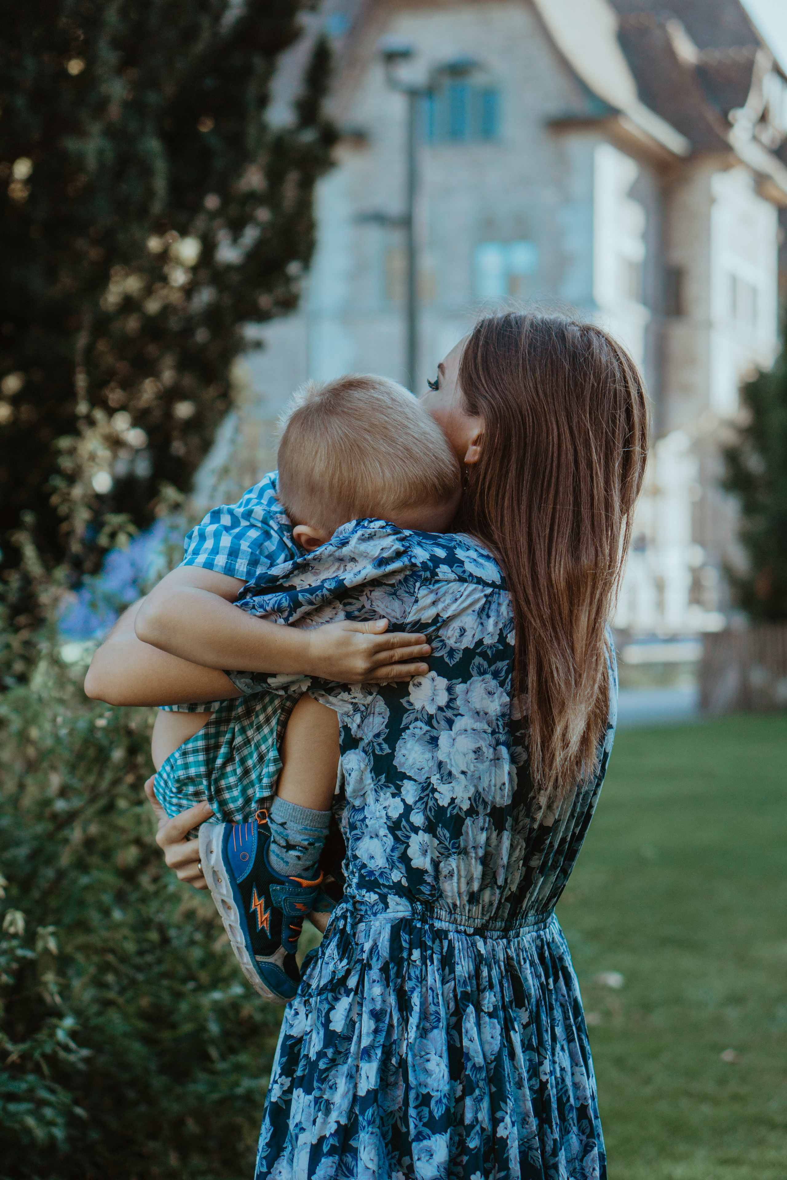 Little Kolya know how to have fun ;). Family photographer Aargau Zurich