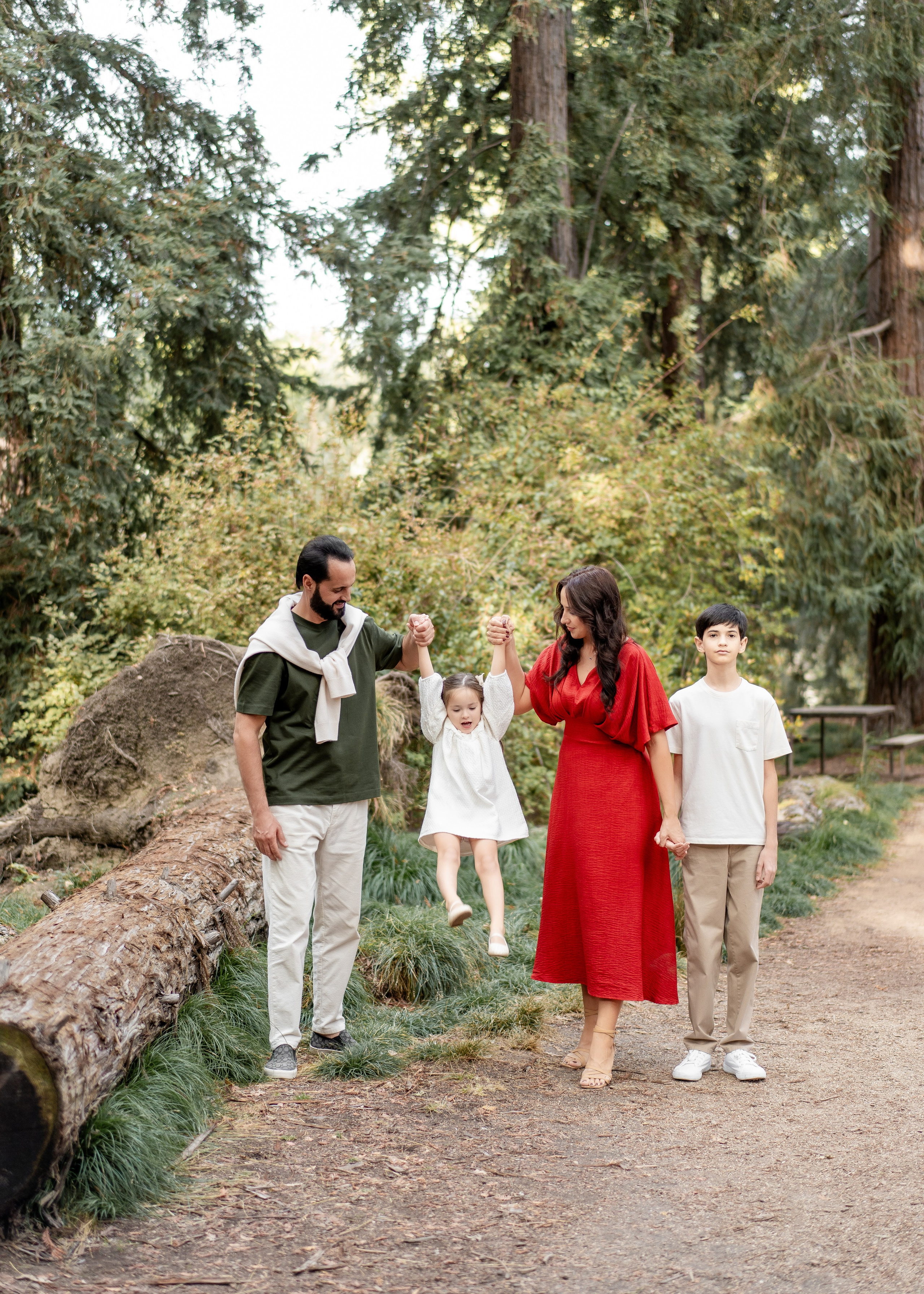 Mikhailov family. Family photographer in Sacramento | Sofia Pavenko