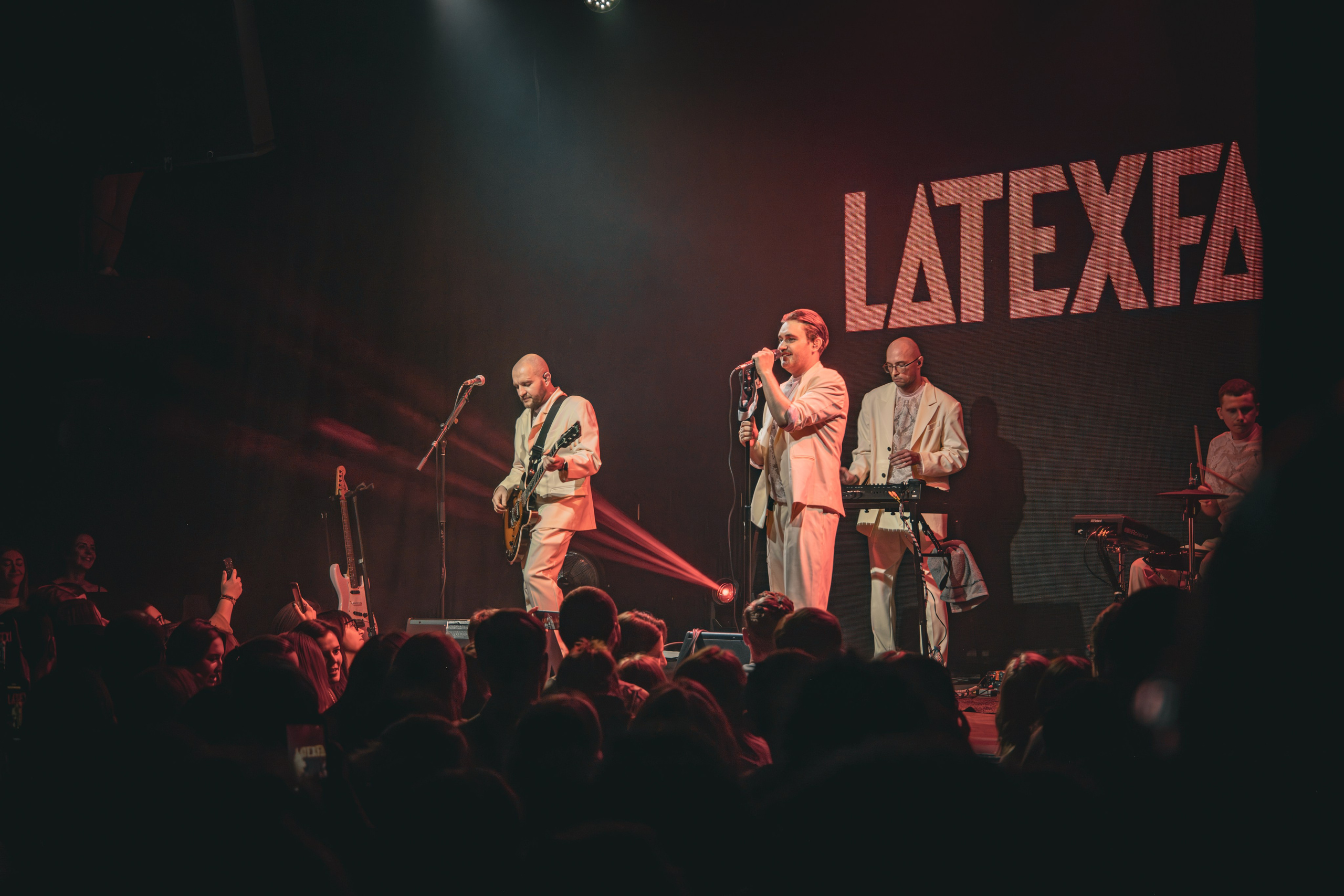 LATEXFAUNA. Photography of Fujicolor.104