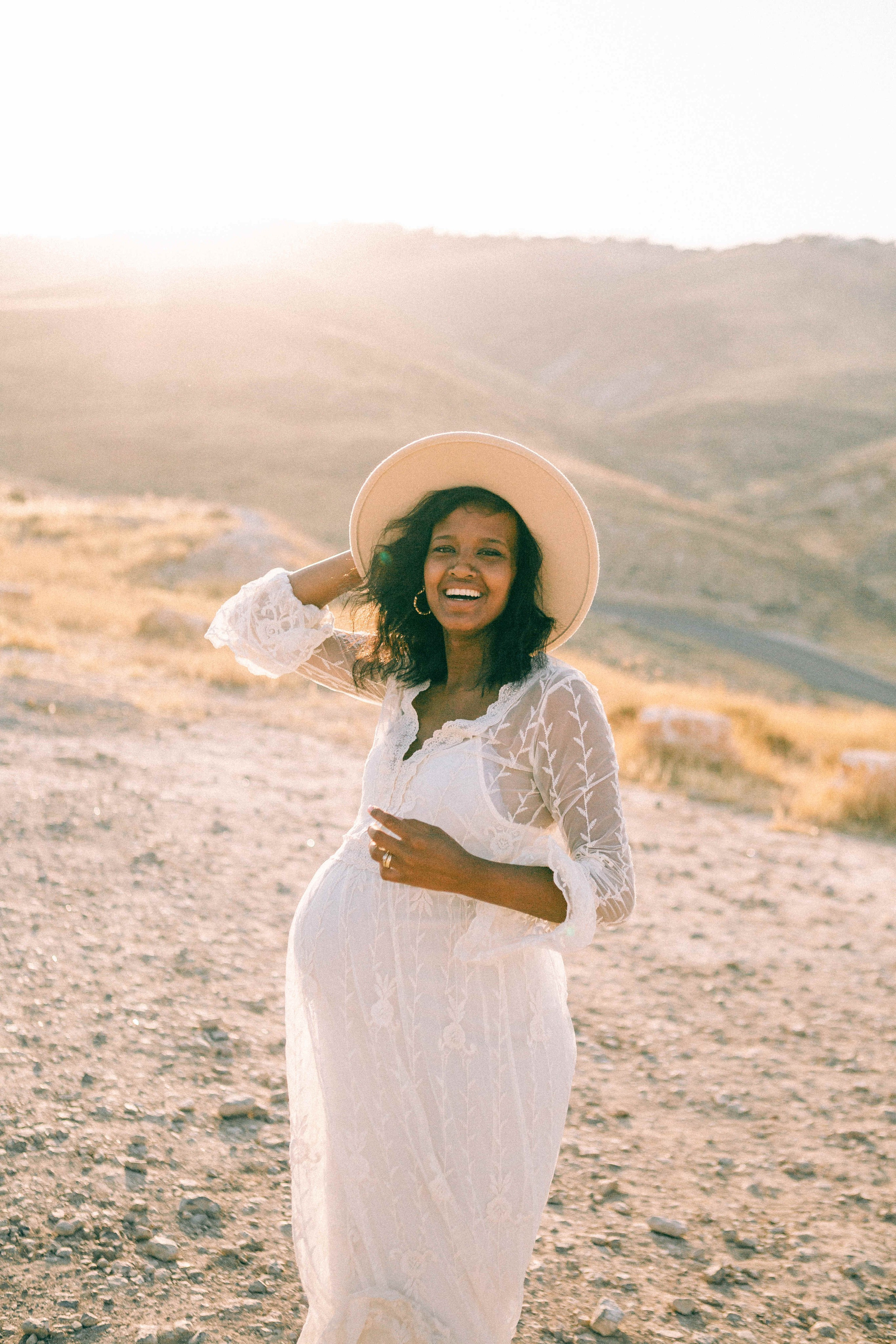 PHOTO SESSION IN THE DESERT NEAR MAALE ADUMIM. PHOTOGRAPHER IN ISRAEL