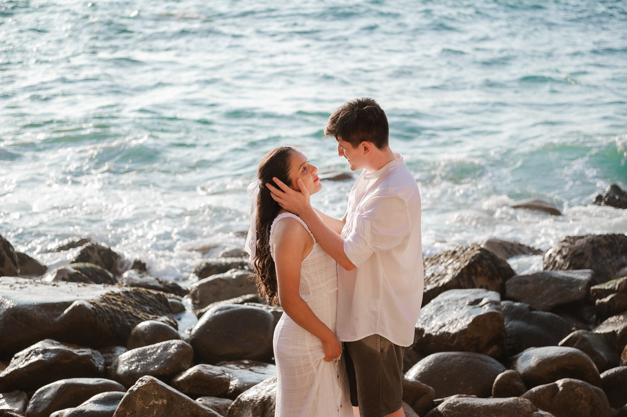 photo shoot love story on Ursa beach, Lisbon, Portugal
