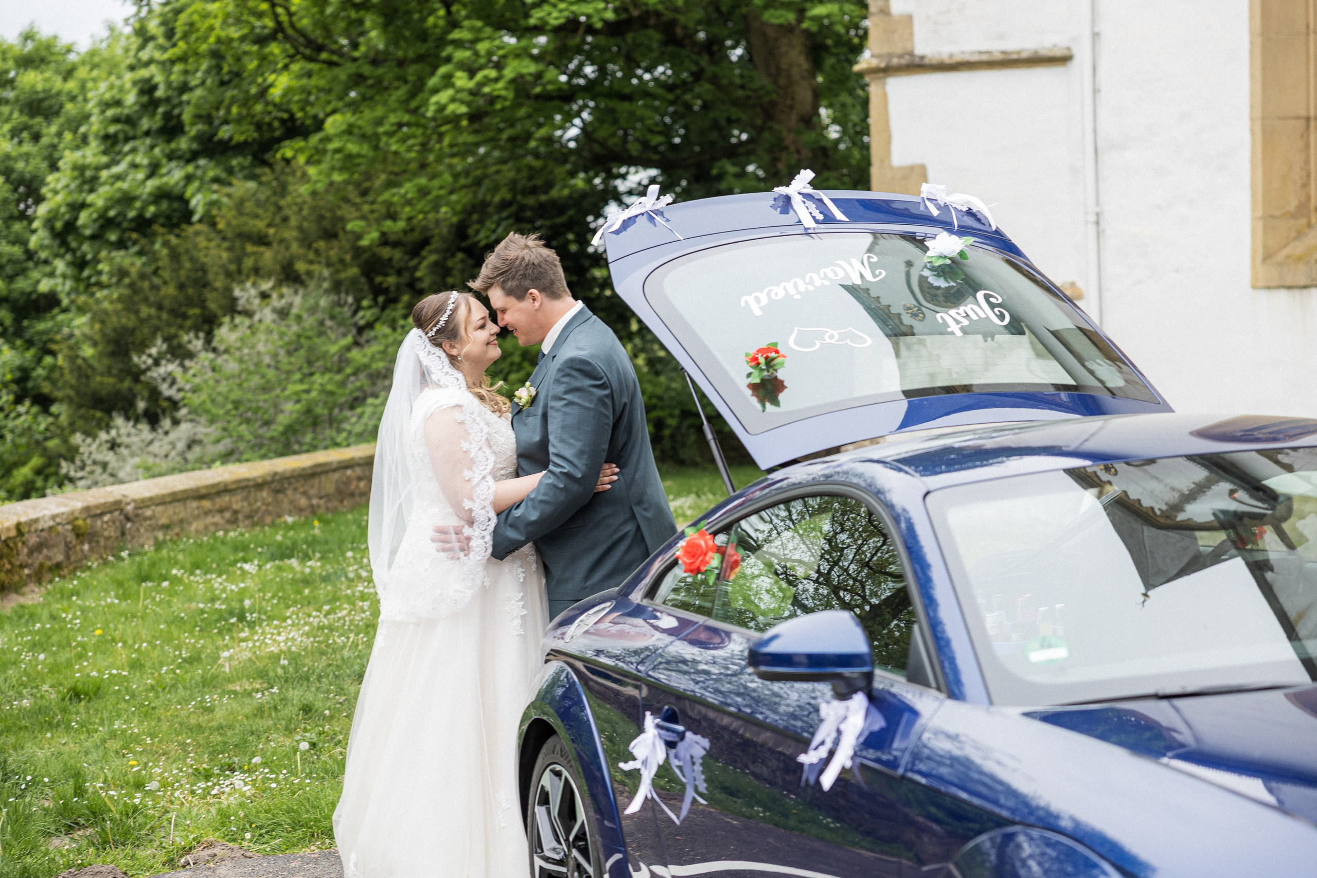 Kirchliche Trauung in Oerlinghausen – Emotionale Hochzeitsfotos & Stilvolle Reportagen!. Hochzeitsfotografin in Gütersloh | Authentische Hochzeitsreportagen | TK Photographie