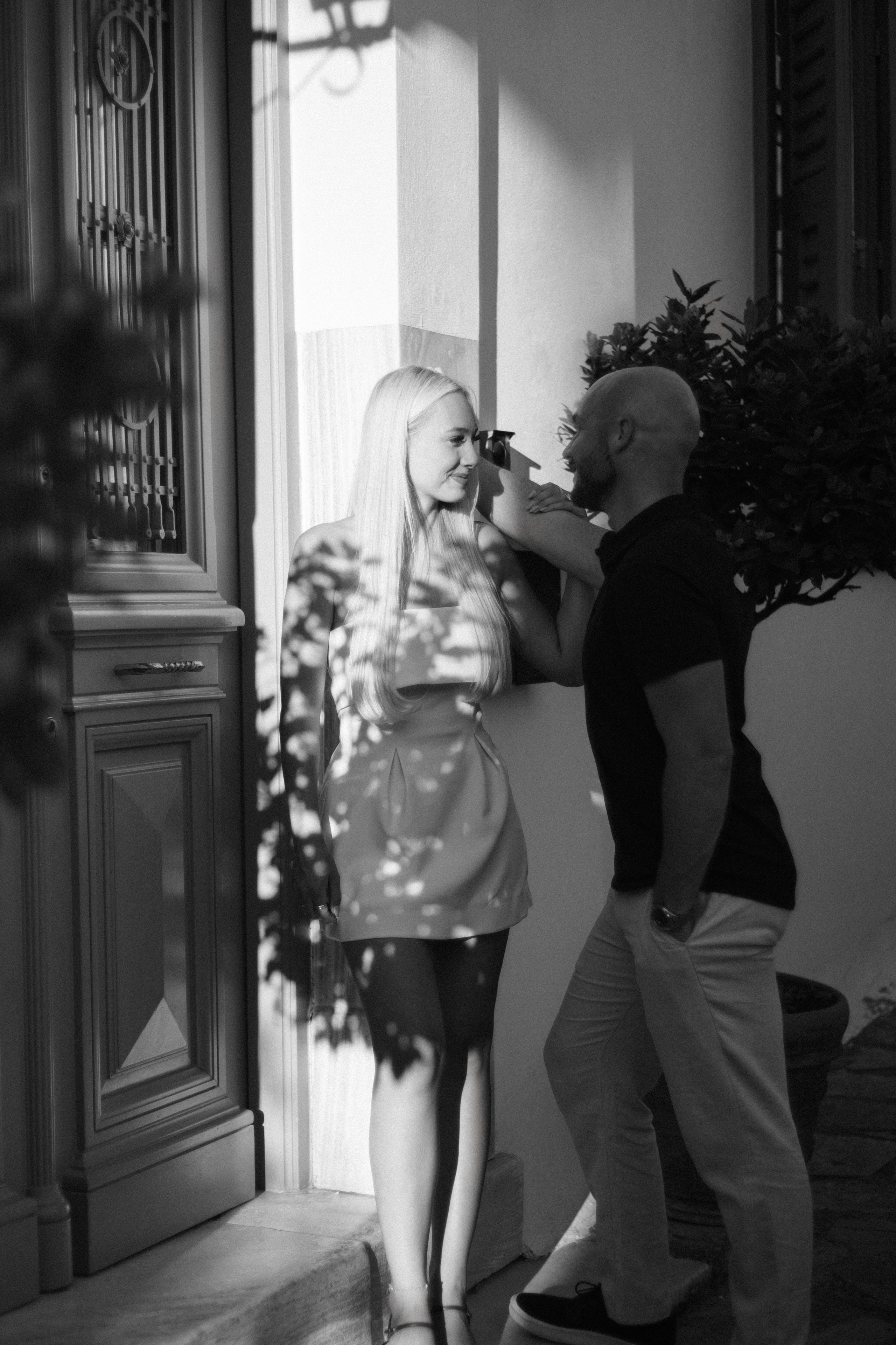 Carissa and Skyler’s sunrise in Athens. Photographer in Greece Kristina