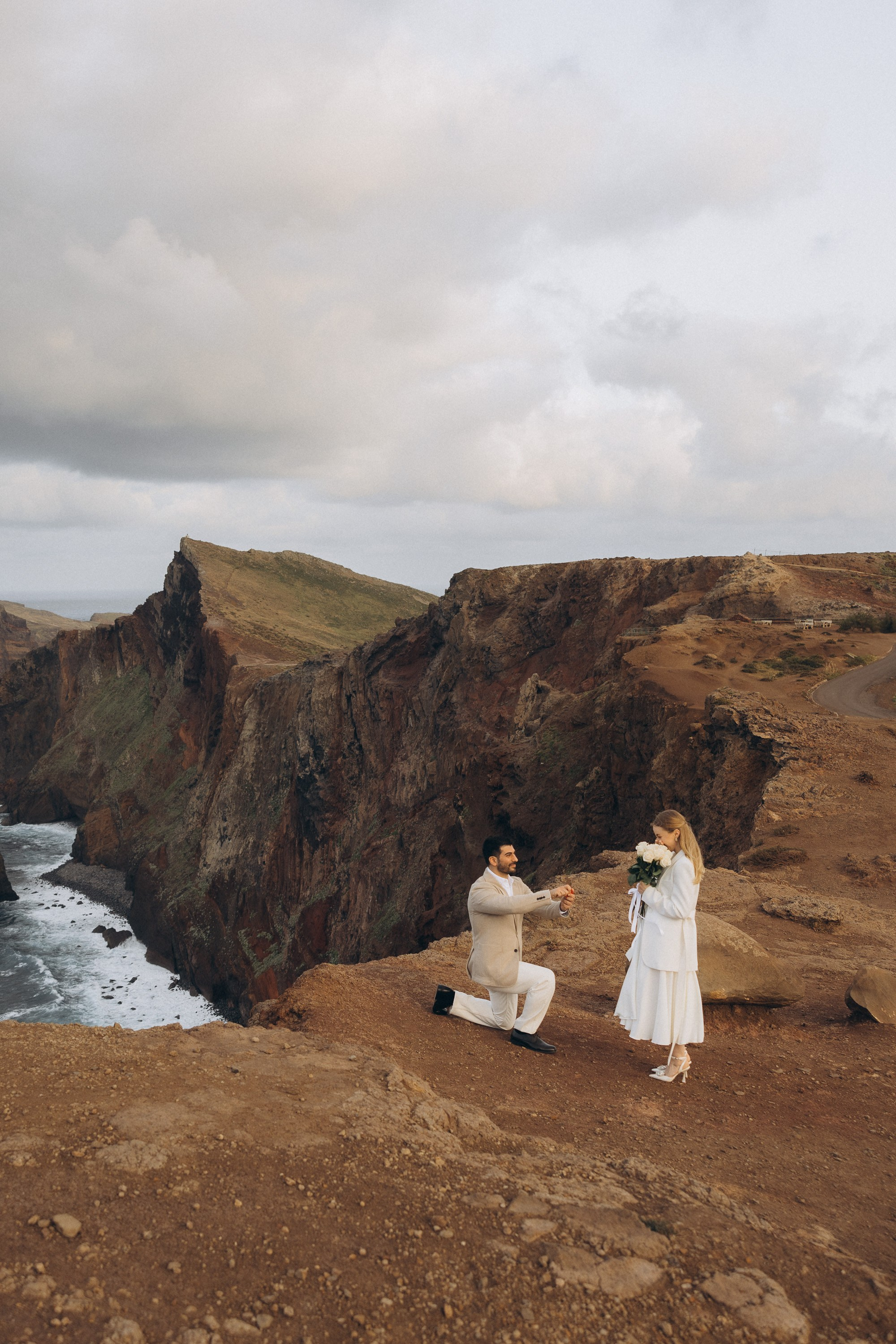 Proposal engagement photoshoot at São Lorenço