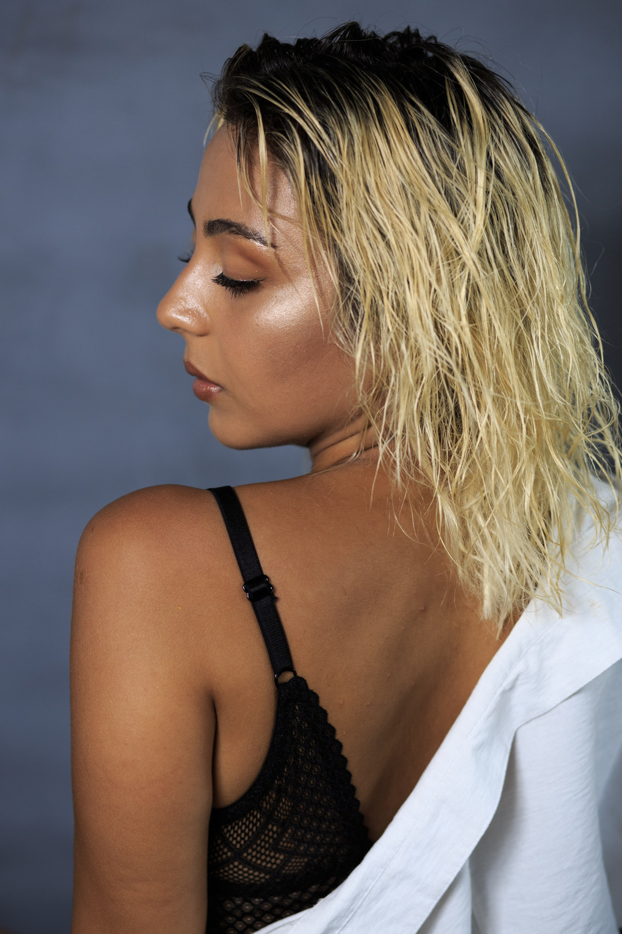 Portret Fotoqrafiyası | Bakıda Peşəkar və Yaradıcı Portret Çəkilişi. Məhsul Fotoqrafı Bakıda