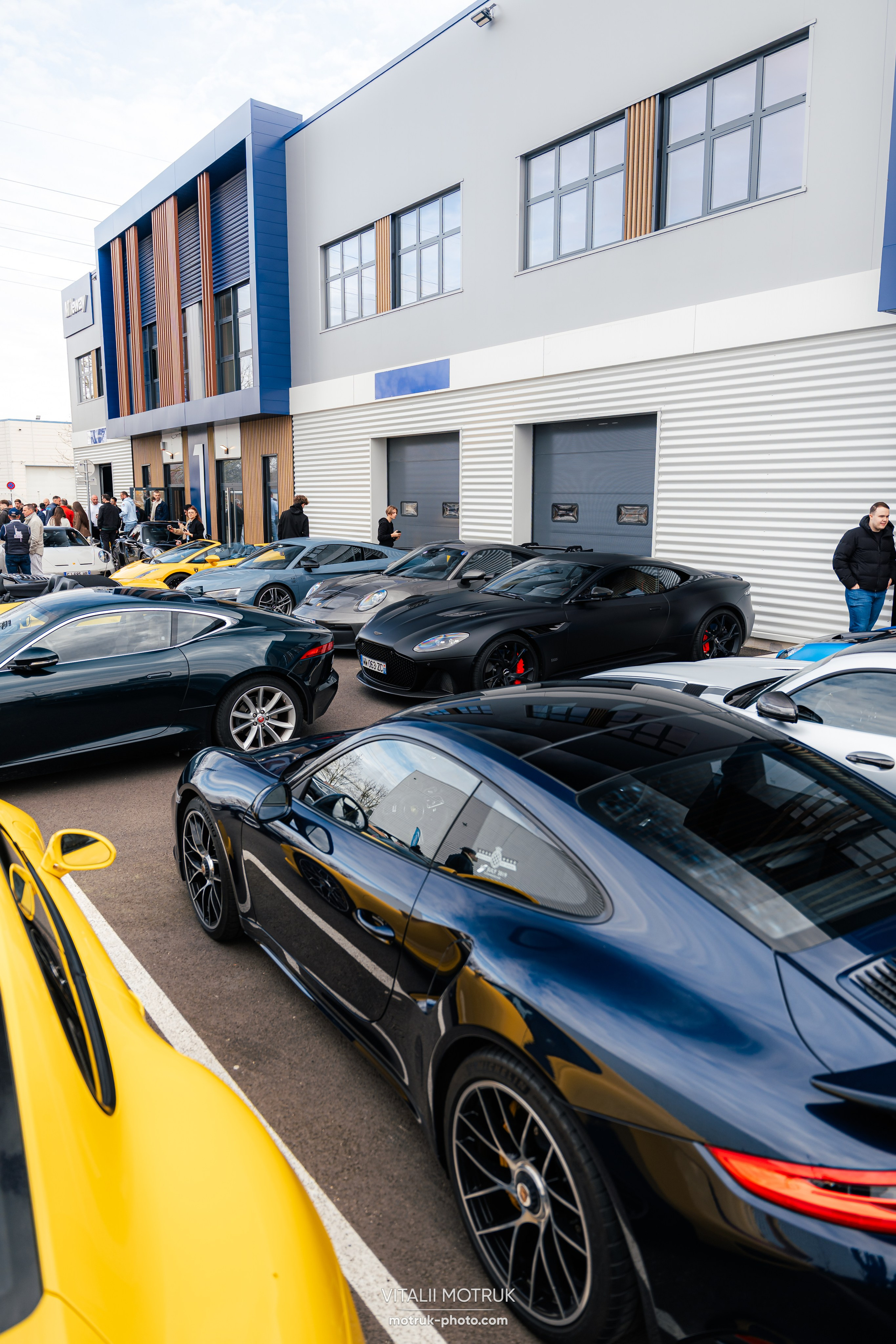 Cars and Coffee 9 mars — BEMA. Photographe de voitures à Paris — Vitalii Motruk