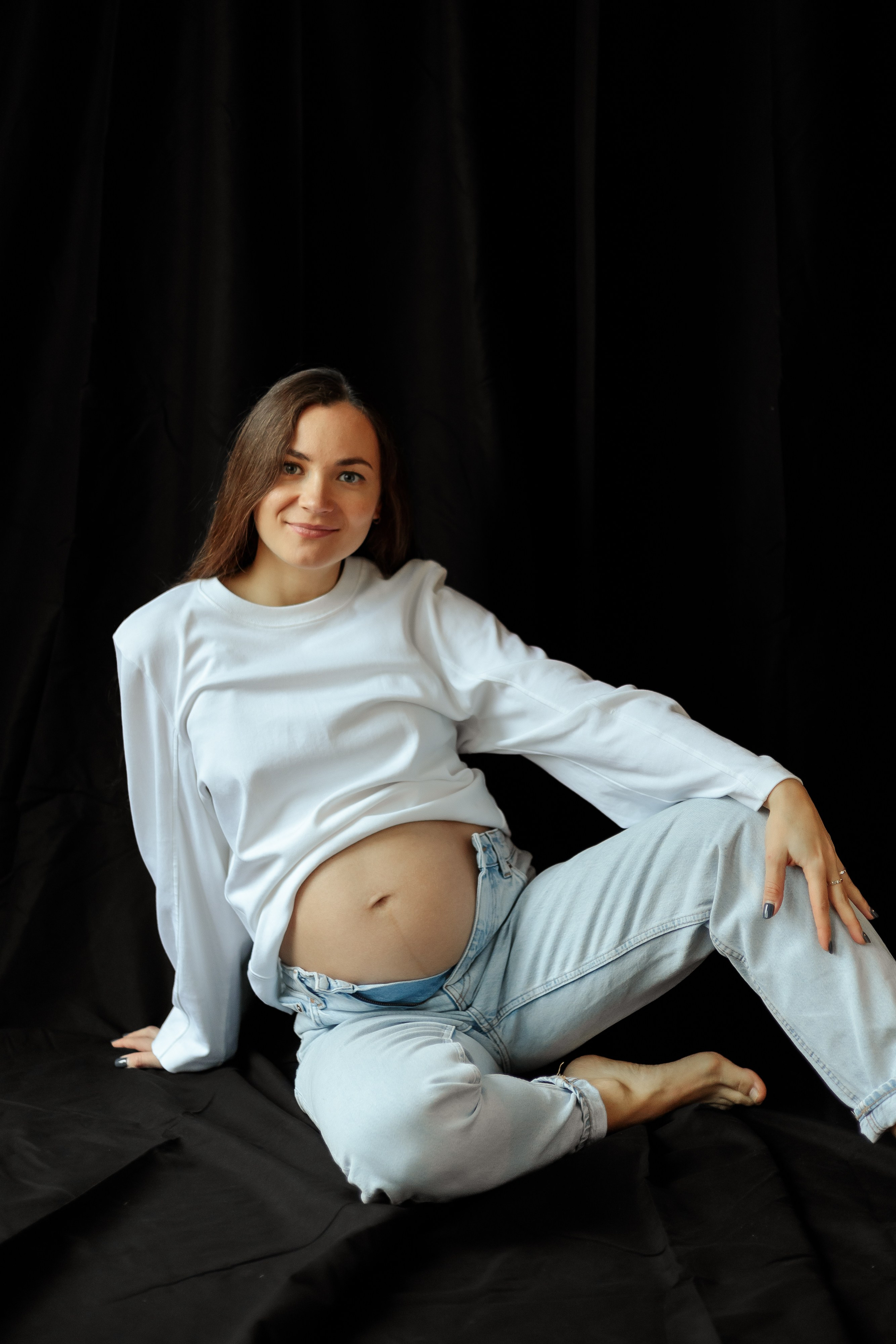 Pregnancy shooting at home. Elena Gorobets. Photographer in Zagreb