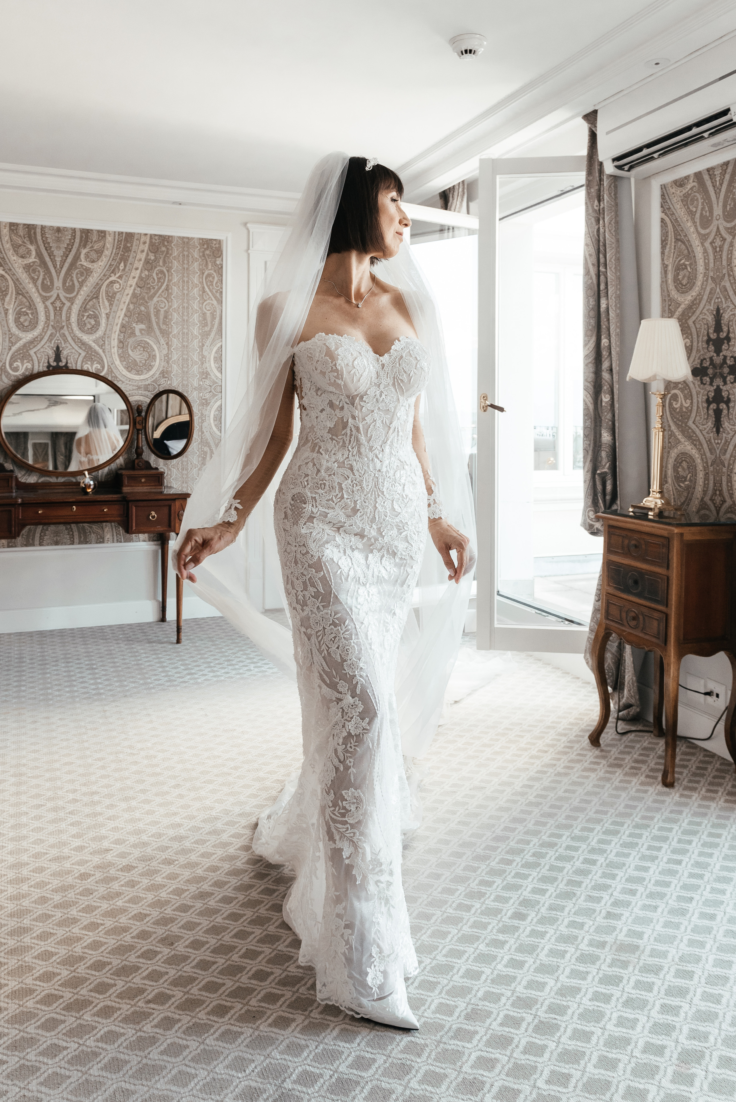 MARCELA & BRUNO Castle Gütsch in Luzern, Switzerland. I am Elena Altendorfer. Wedding photographer in Zurich and Switzerland