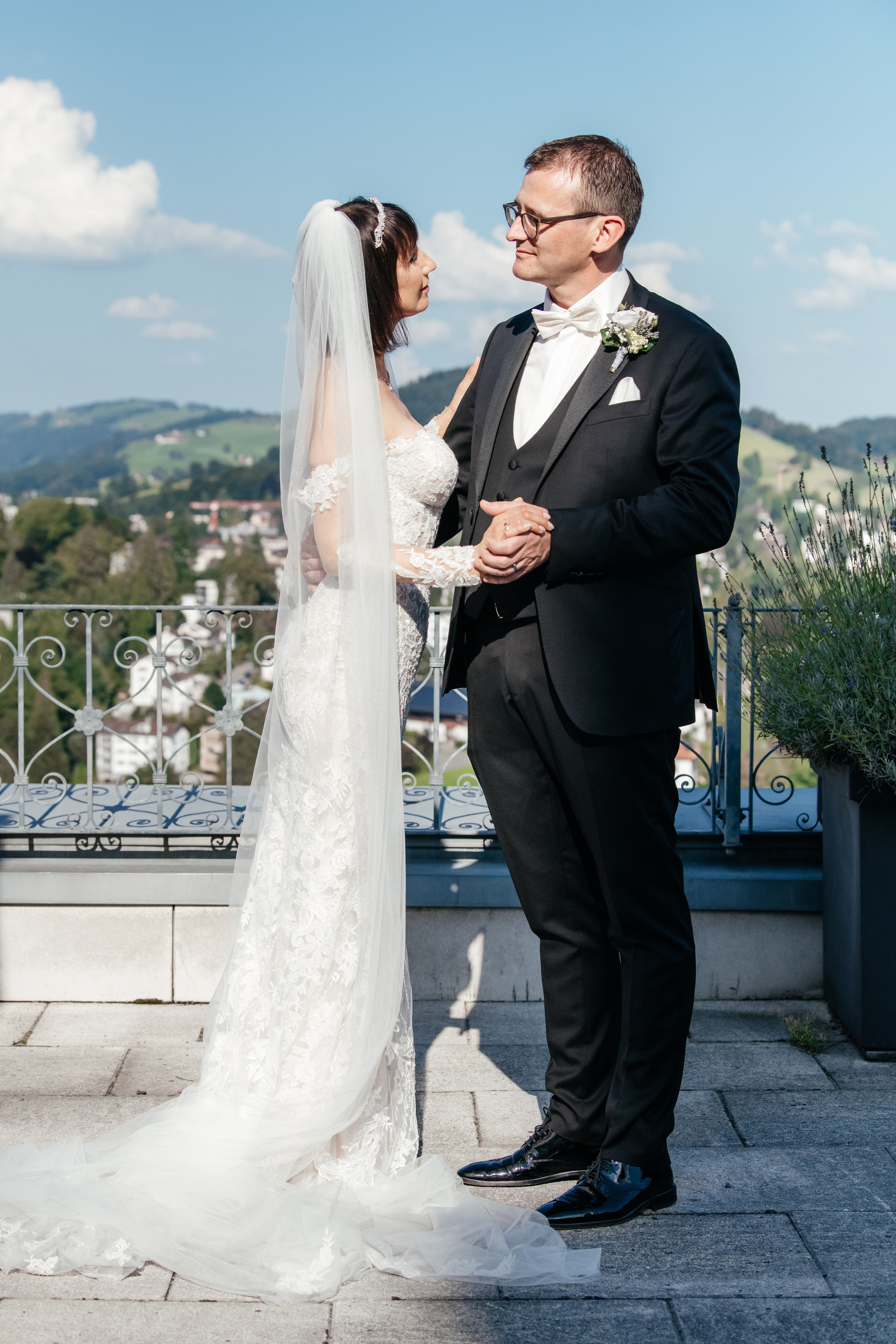 MARCELA & BRUNO Castle Gütsch in Luzern, Switzerland. I am Elena Altendorfer. Wedding photographer in Zurich and Switzerland