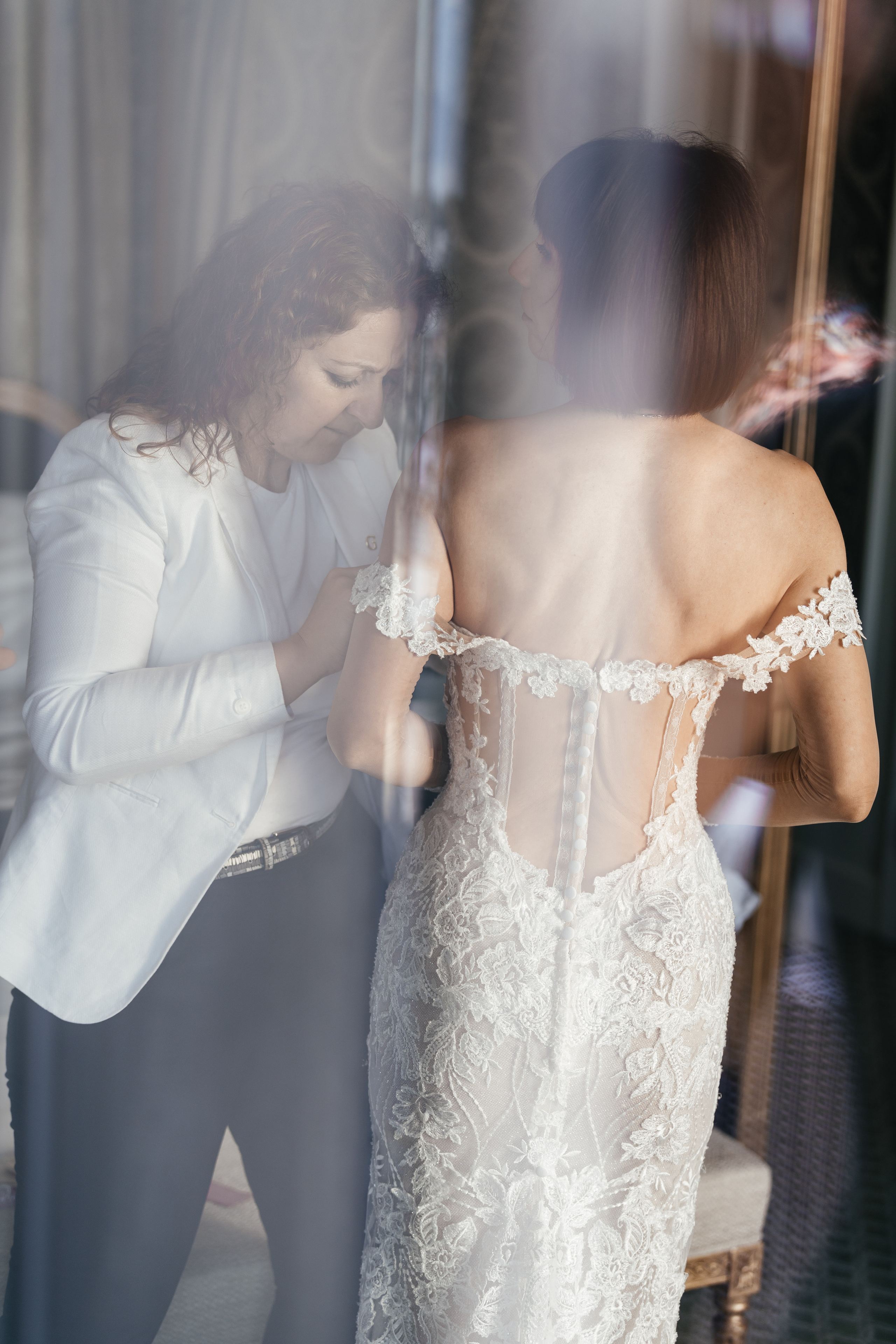 MARCELA & BRUNO Castle Gütsch in Luzern, Switzerland. I am Elena Altendorfer. Wedding photographer in Zurich and Switzerland