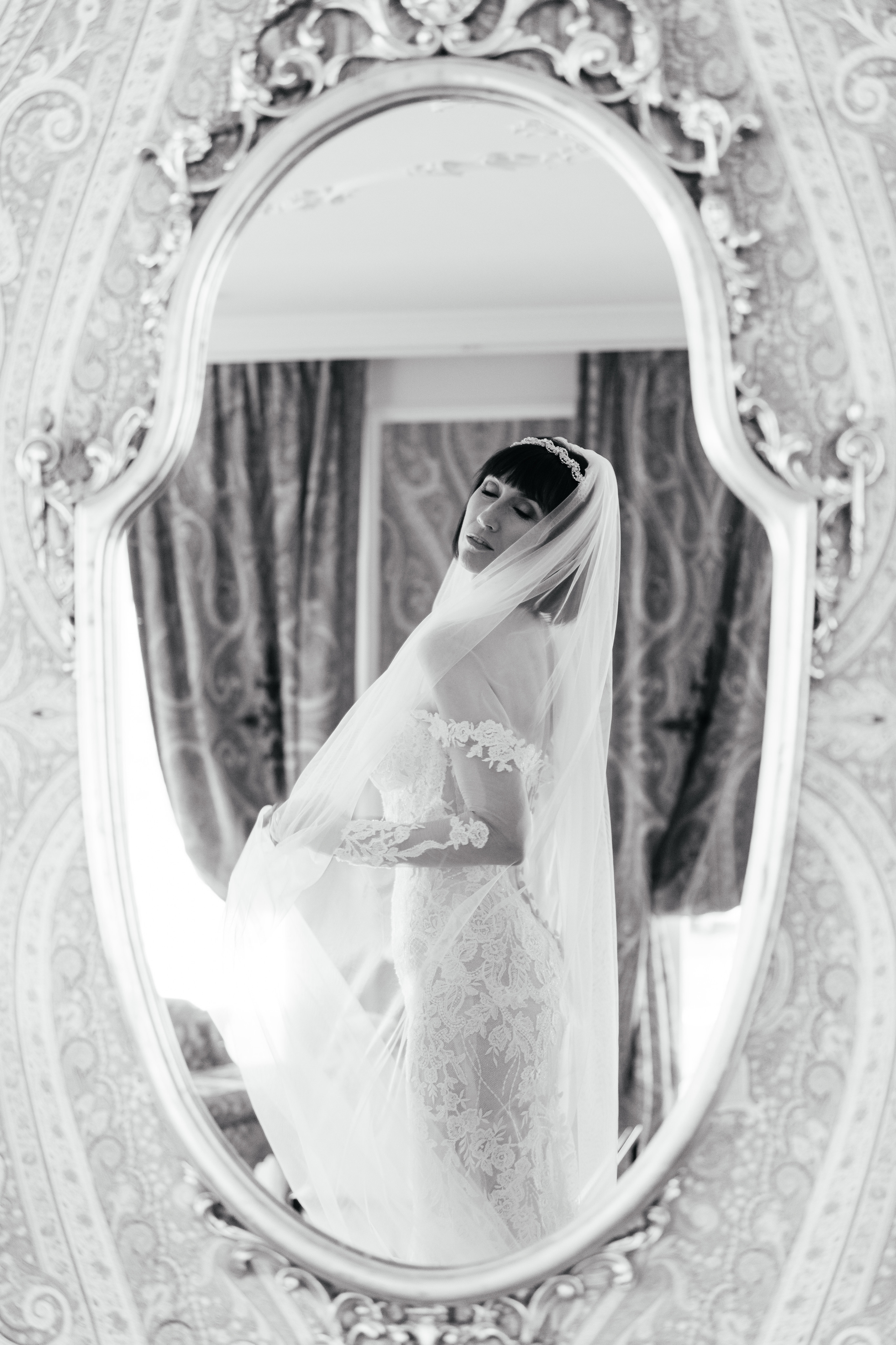 MARCELA & BRUNO Castle Gütsch in Luzern, Switzerland. I am Elena Altendorfer. Wedding photographer in Zurich and Switzerland