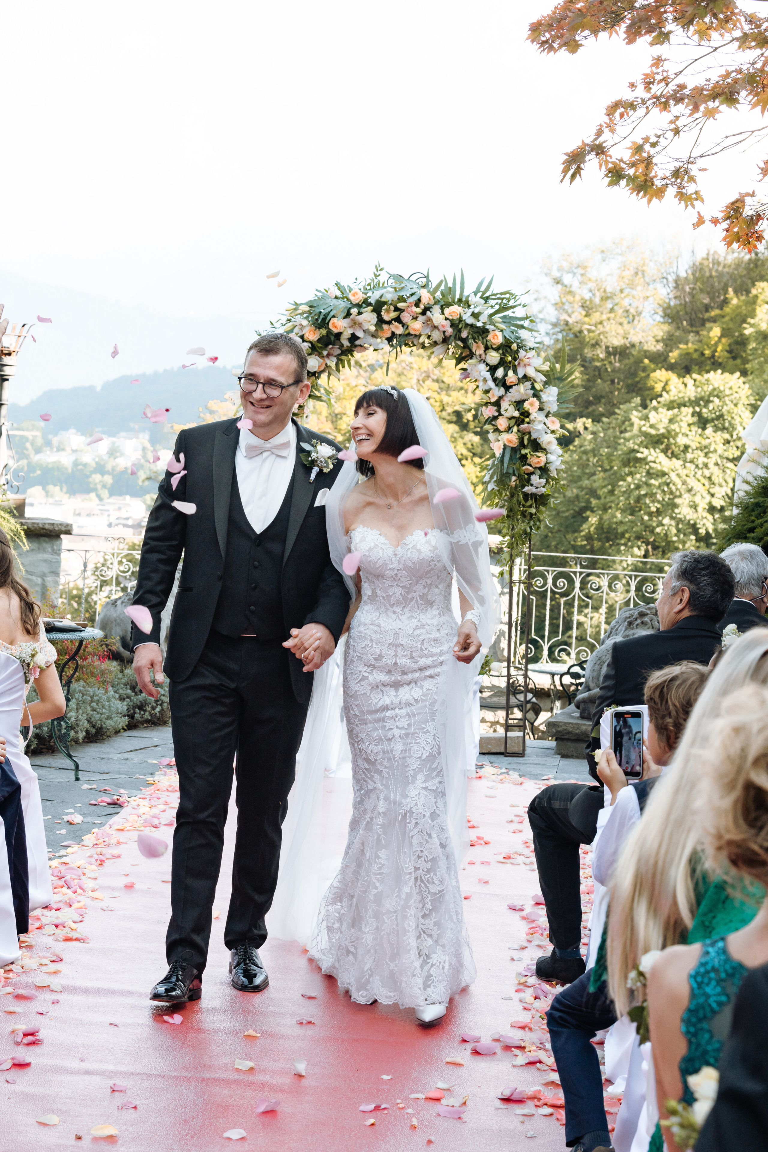 MARCELA & BRUNO Castle Gütsch in Luzern, Switzerland. I am Elena Altendorfer. Wedding photographer in Zurich and Switzerland