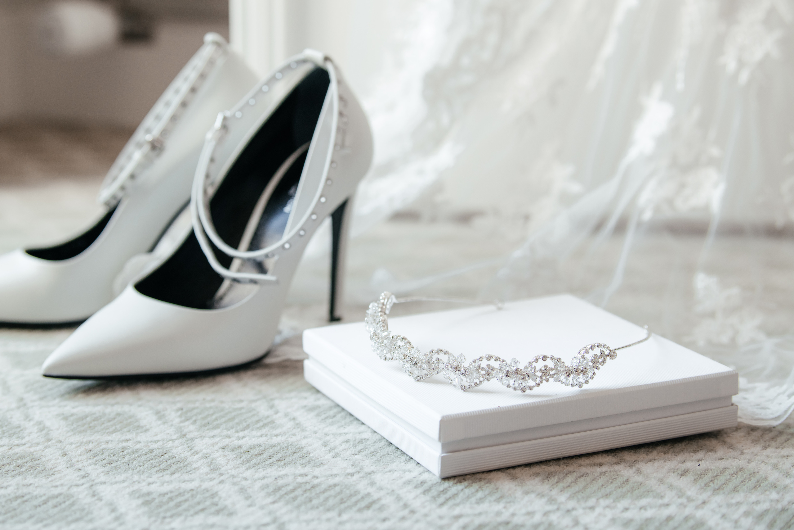 MARCELA & BRUNO Castle Gütsch in Luzern, Switzerland. I am Elena Altendorfer. Wedding photographer in Zurich and Switzerland