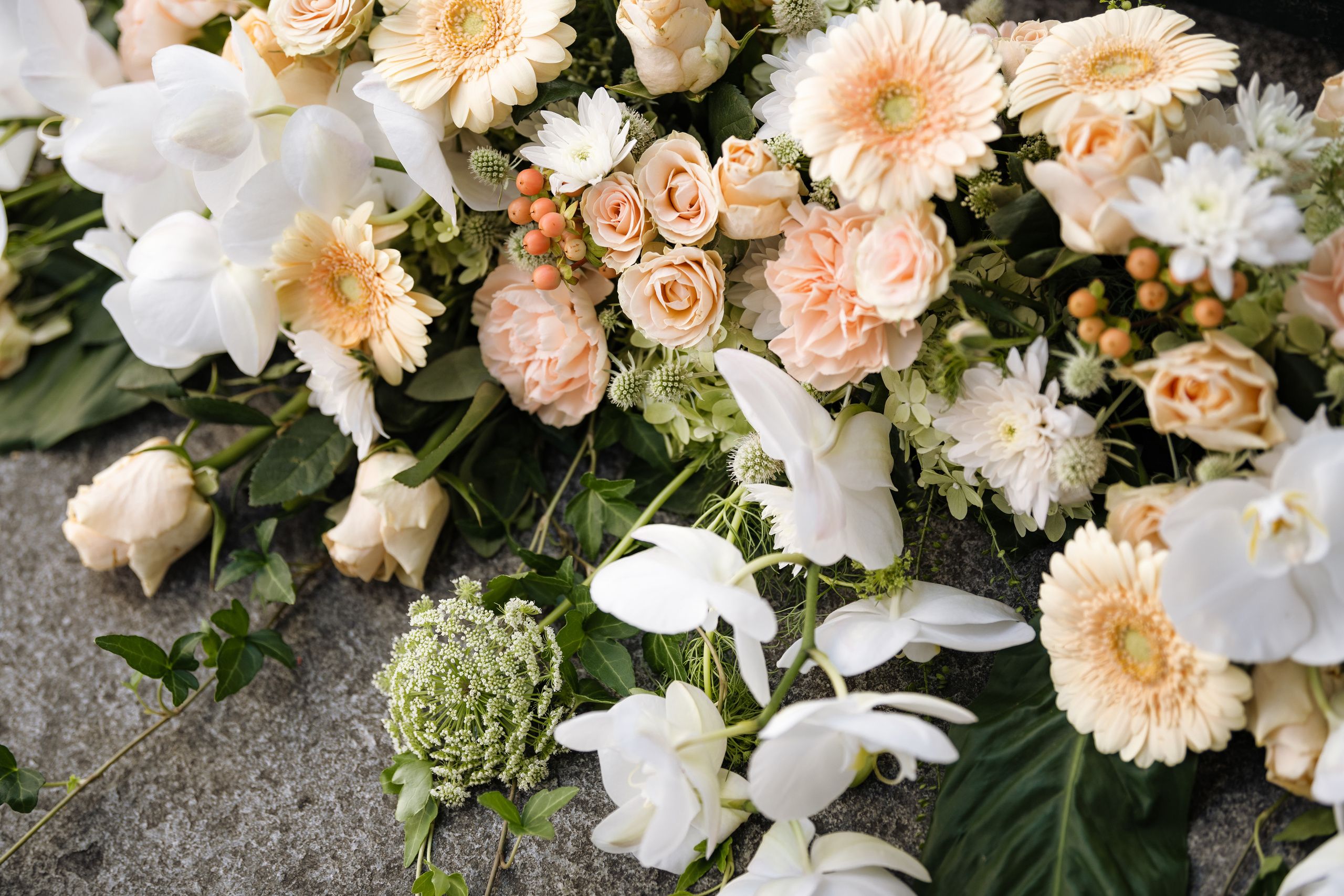 MARCELA & BRUNO Castle Gütsch in Luzern, Switzerland. I am Elena Altendorfer. Wedding photographer in Zurich and Switzerland