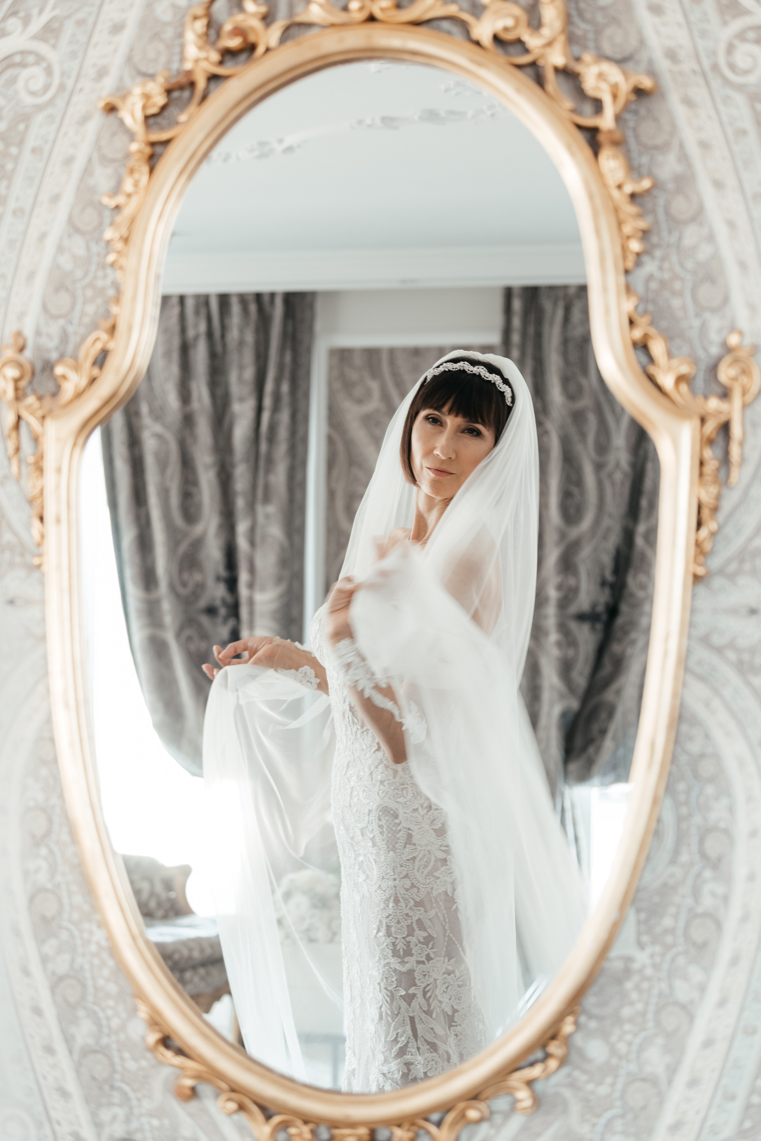 MARCELA & BRUNO Castle Gütsch in Luzern, Switzerland. I am Elena Altendorfer. Wedding photographer in Zurich and Switzerland