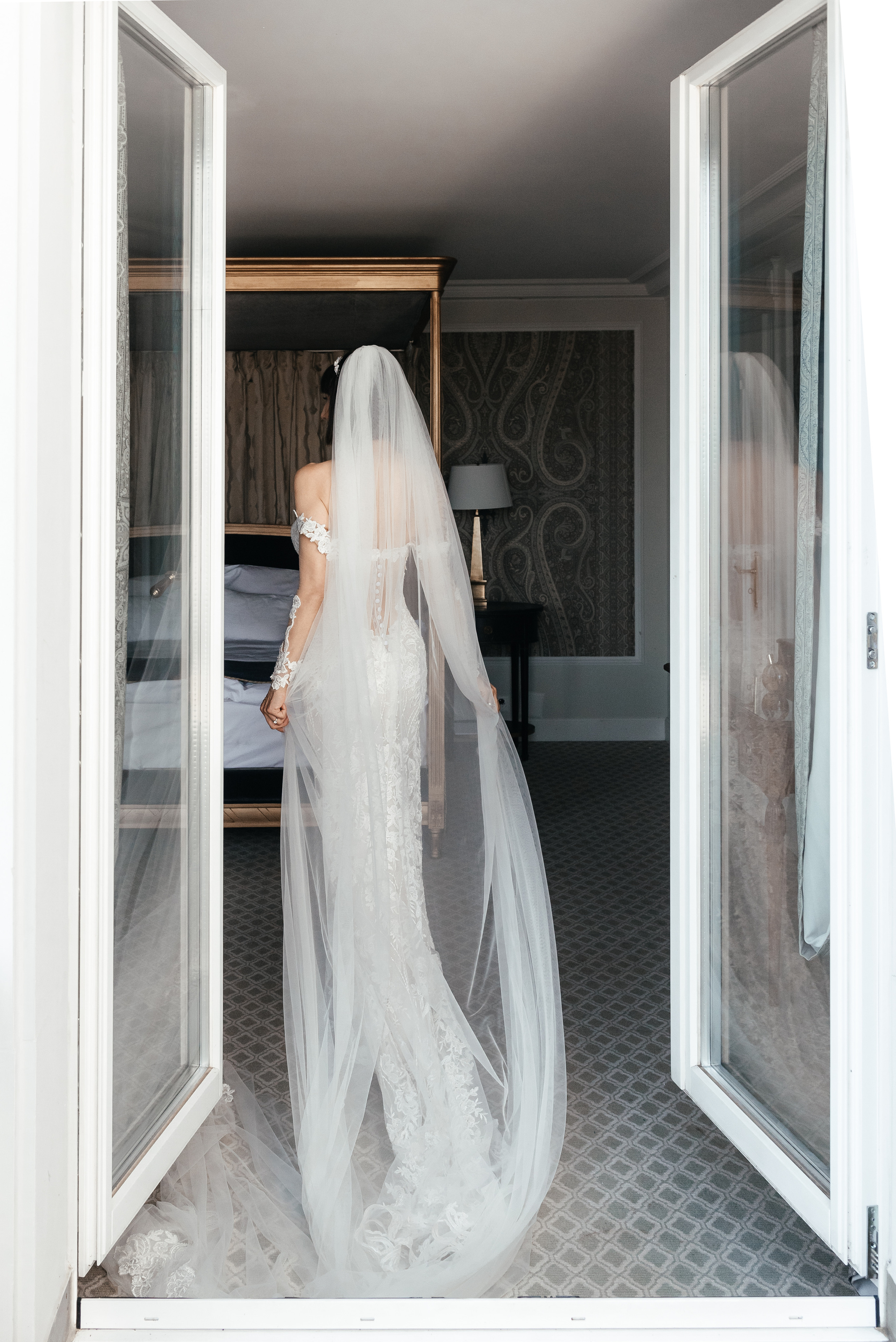 MARCELA & BRUNO Castle Gütsch in Luzern, Switzerland. I am Elena Altendorfer. Wedding photographer in Zurich and Switzerland