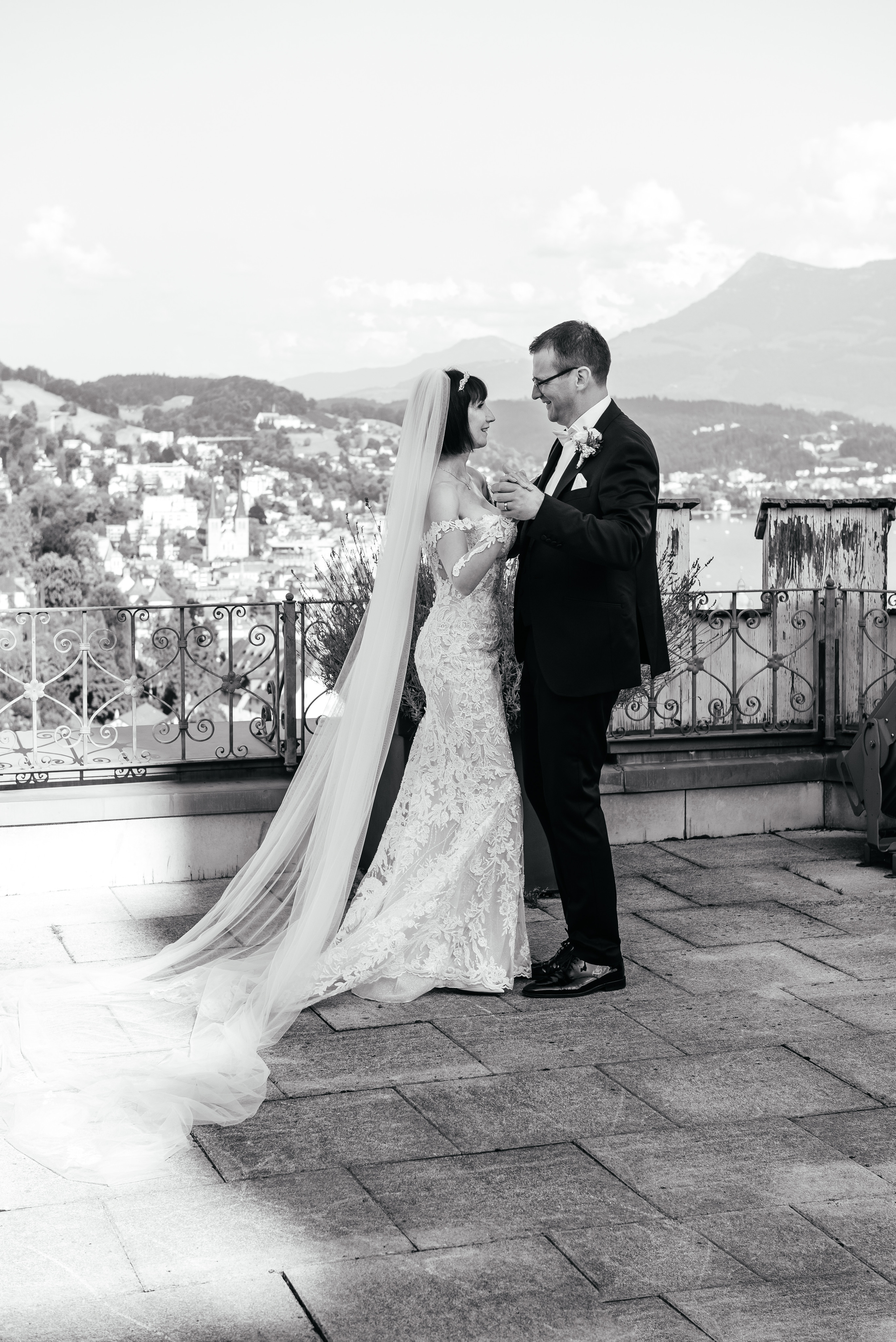 MARCELA & BRUNO Castle Gütsch in Luzern, Switzerland. I am Elena Altendorfer. Wedding photographer in Zurich and Switzerland