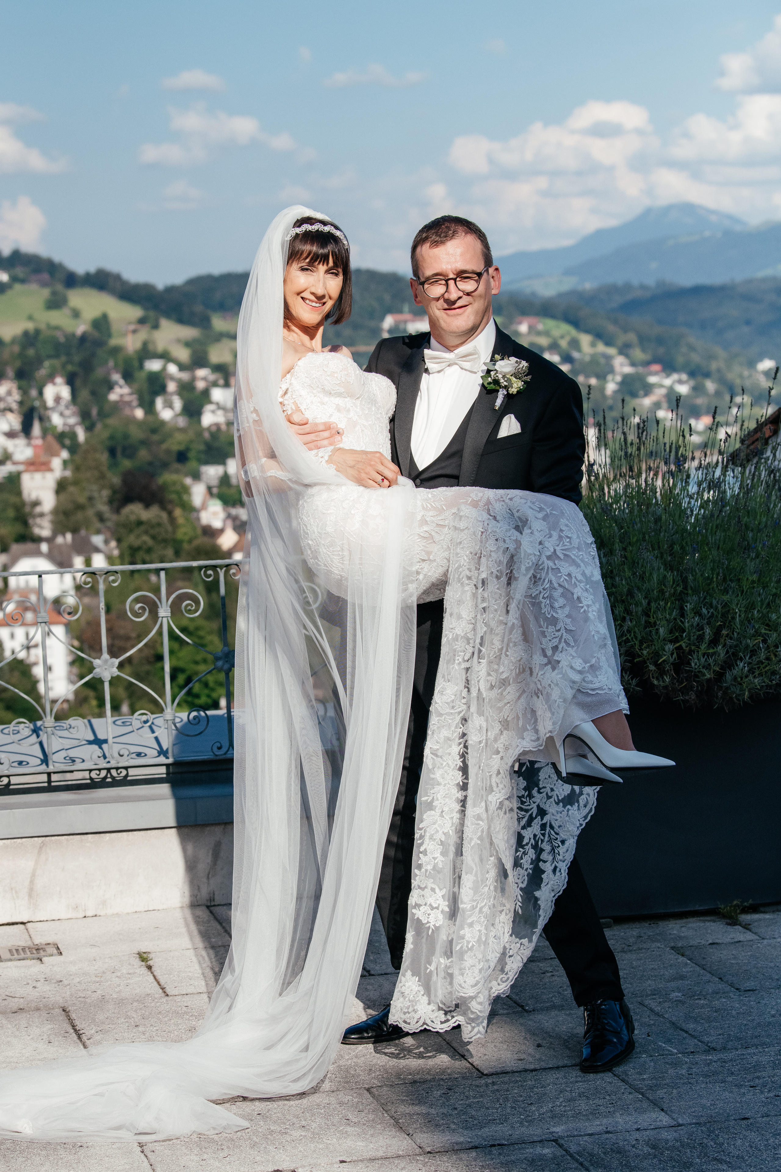 MARCELA & BRUNO Castle Gütsch in Luzern, Switzerland. I am Elena Altendorfer. Wedding photographer in Zurich and Switzerland