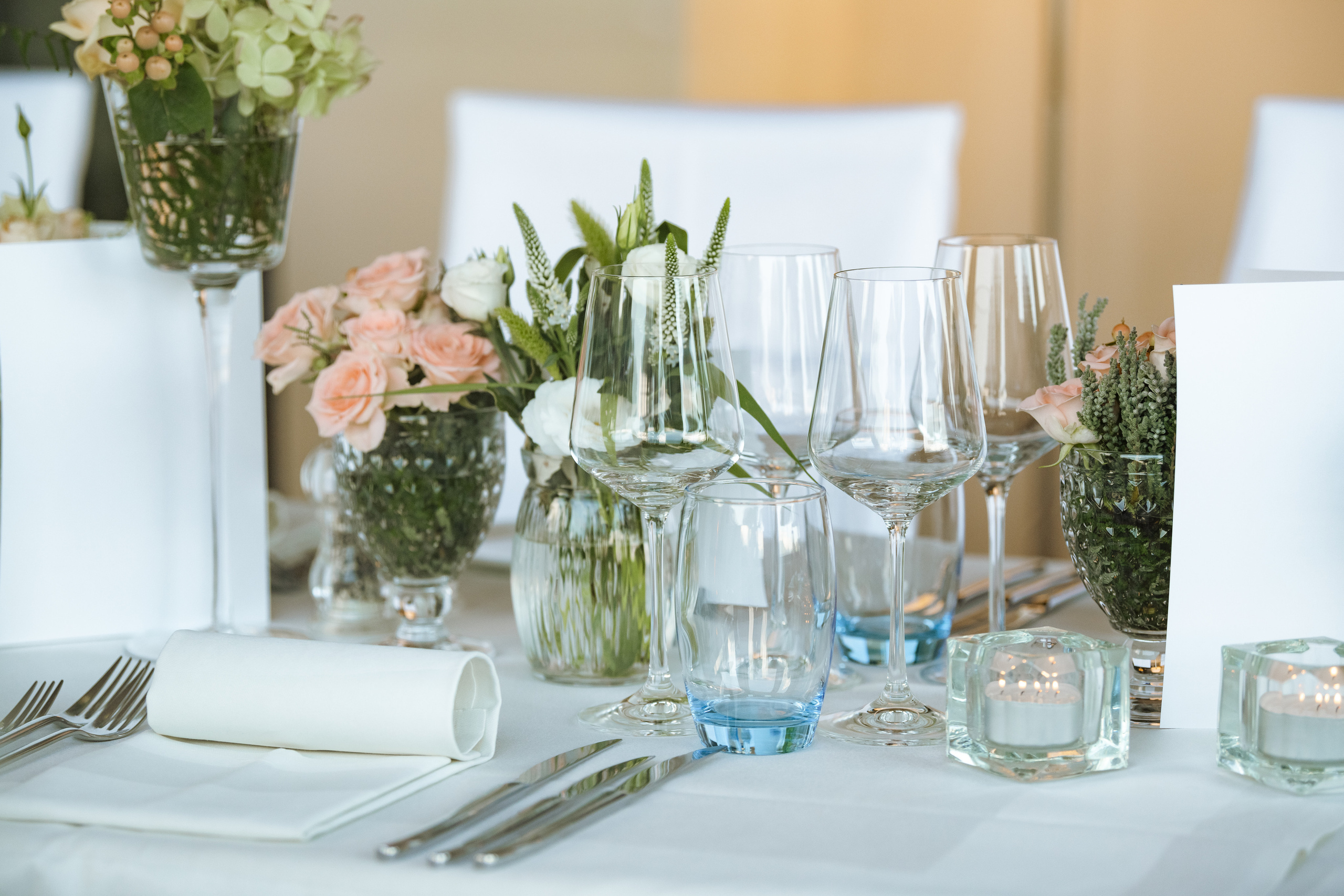 MARCELA & BRUNO Castle Gütsch in Luzern, Switzerland. I am Elena Altendorfer. Wedding photographer in Zurich and Switzerland