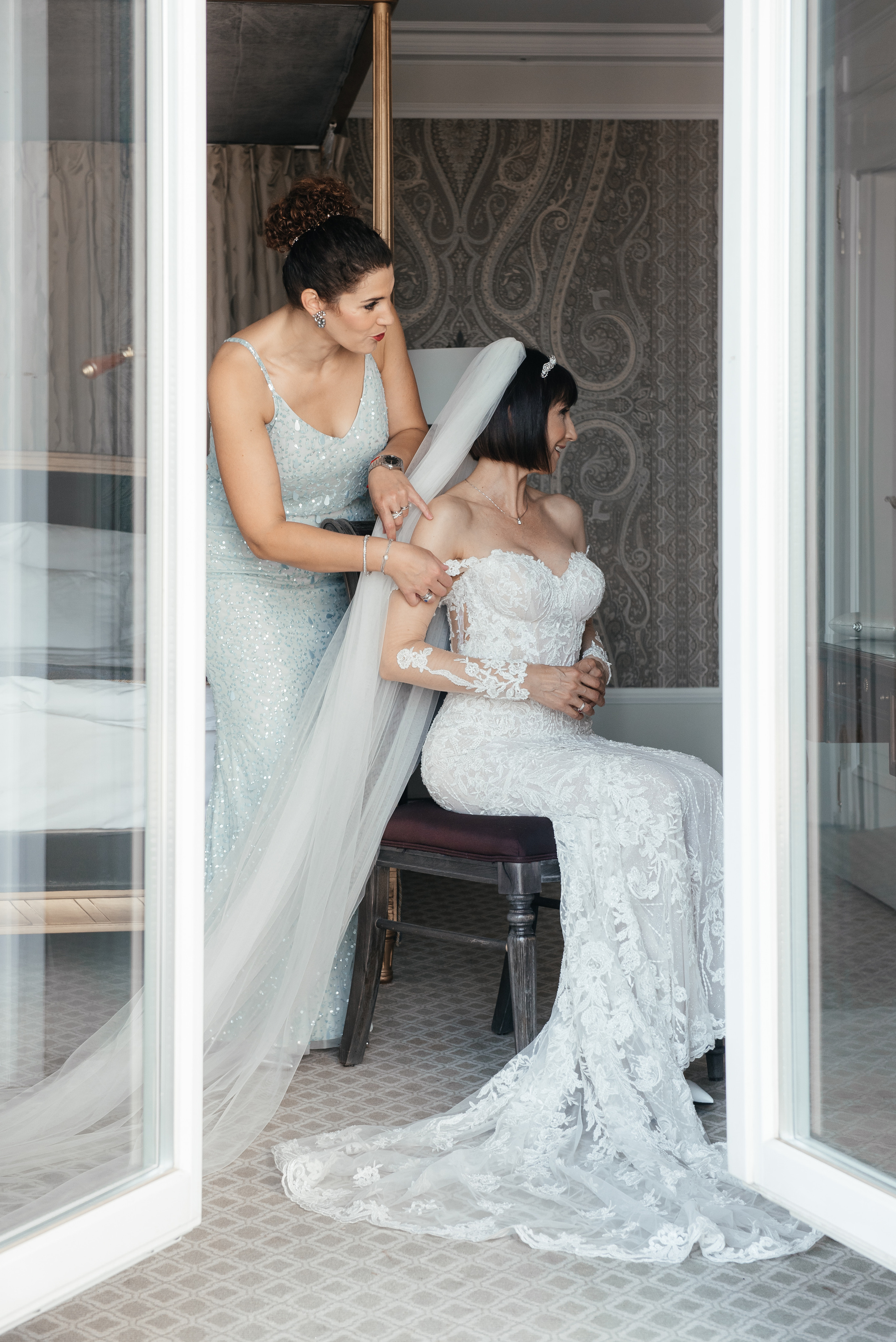 MARCELA & BRUNO Castle Gütsch in Luzern, Switzerland. I am Elena Altendorfer. Wedding photographer in Zurich and Switzerland