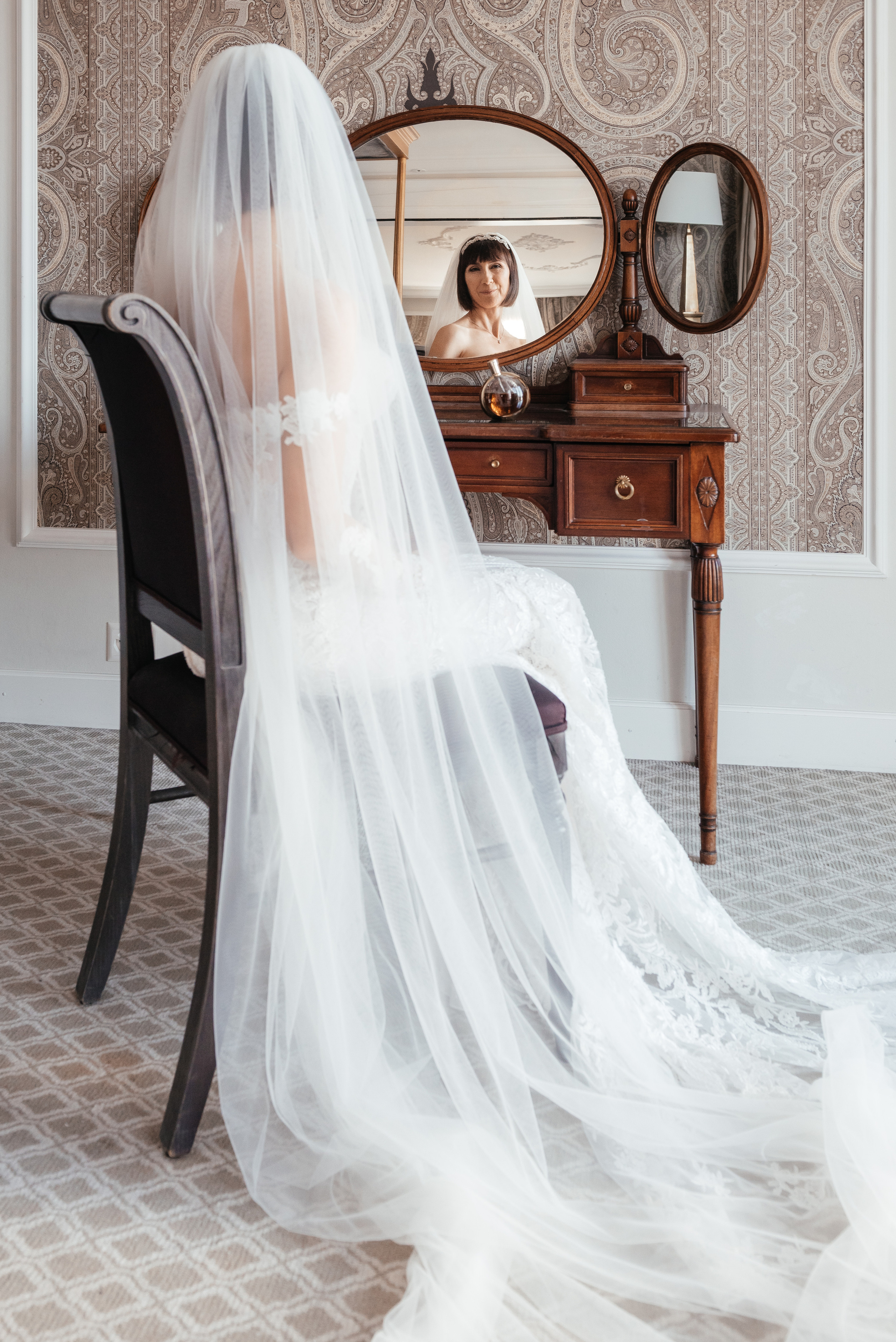 MARCELA & BRUNO Castle Gütsch in Luzern, Switzerland. I am Elena Altendorfer. Wedding photographer in Zurich and Switzerland