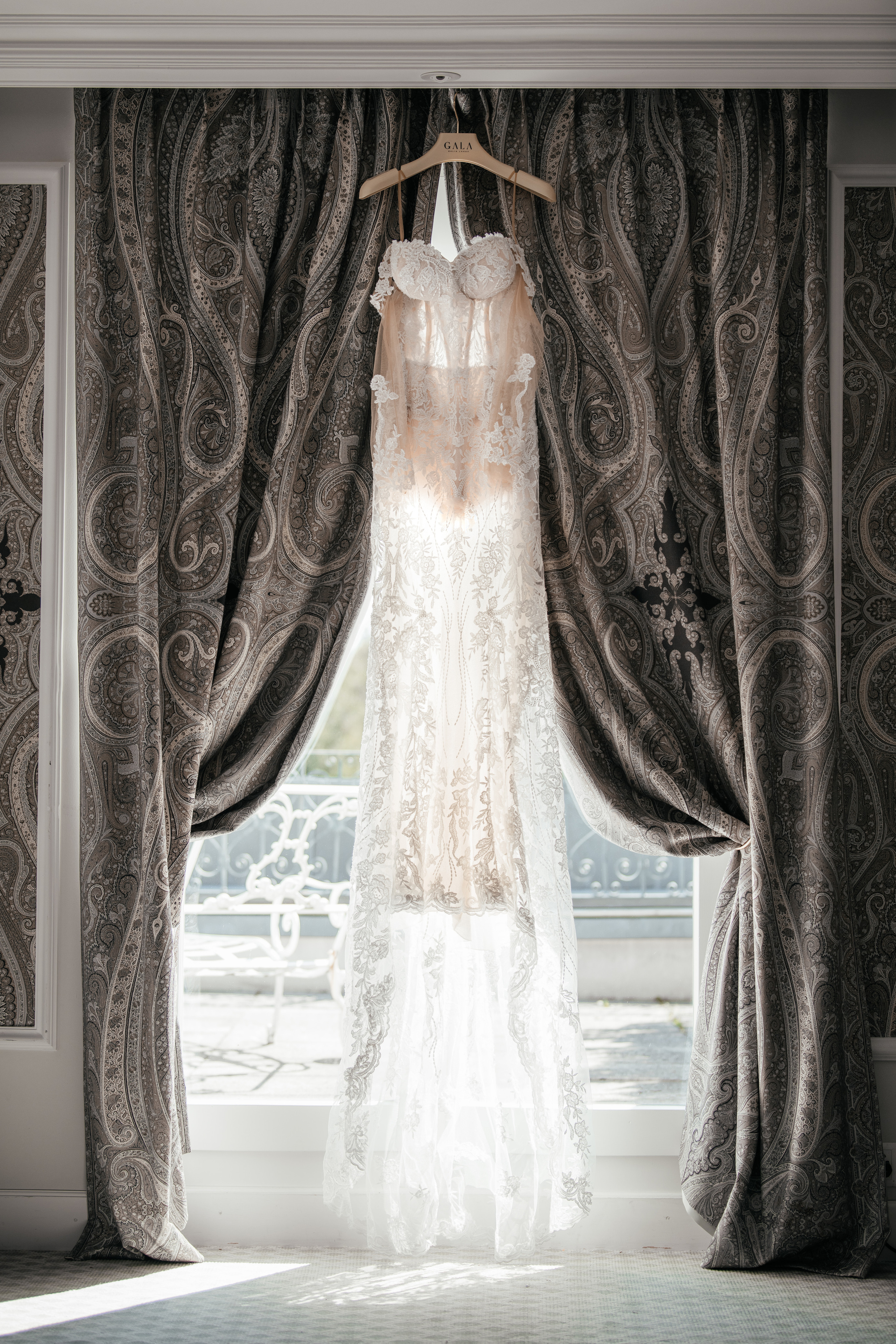 MARCELA & BRUNO Castle Gütsch in Luzern, Switzerland. I am Elena Altendorfer. Wedding photographer in Zurich and Switzerland