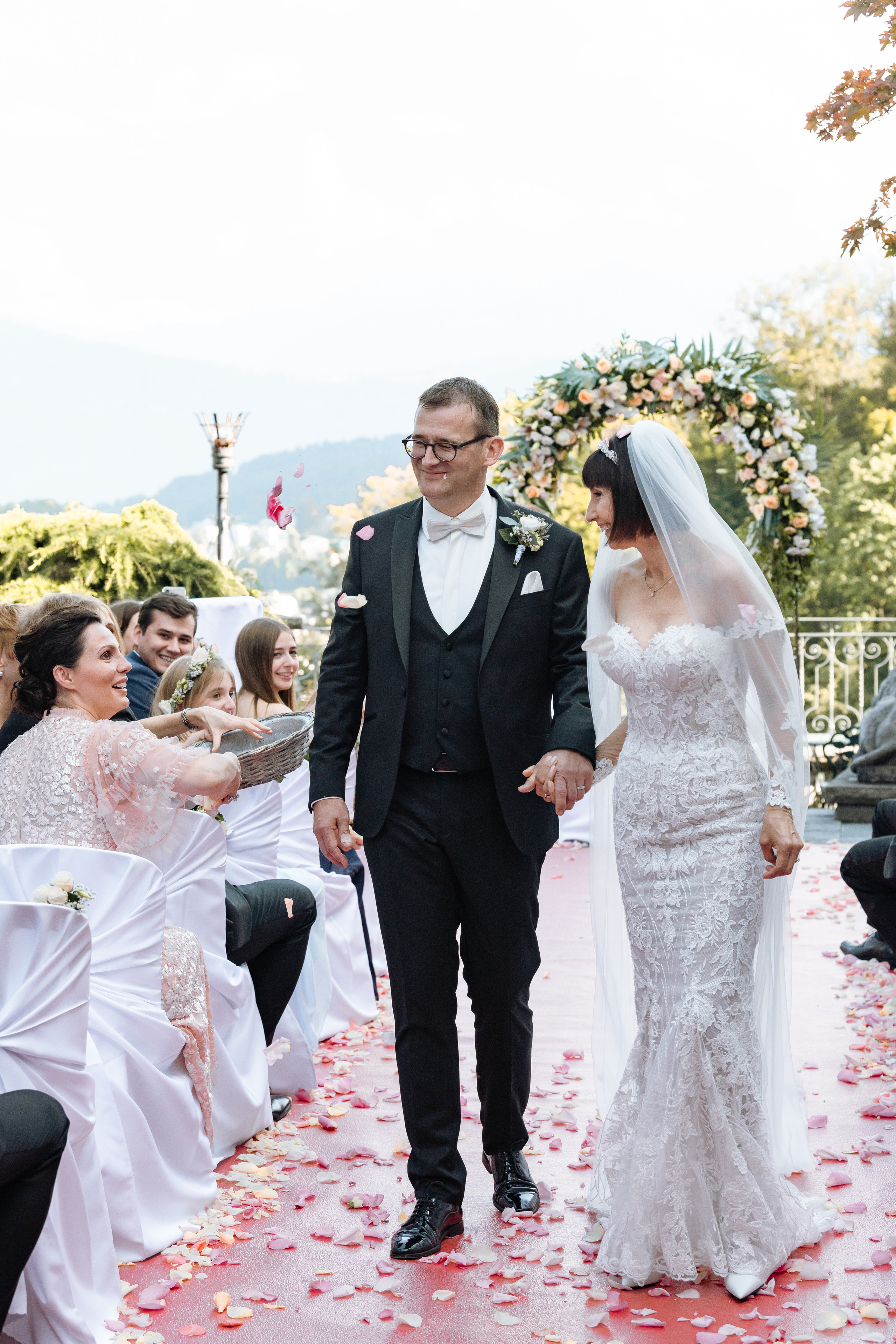 MARCELA & BRUNO Castle Gütsch in Luzern, Switzerland. I am Elena Altendorfer. Wedding photographer in Zurich and Switzerland