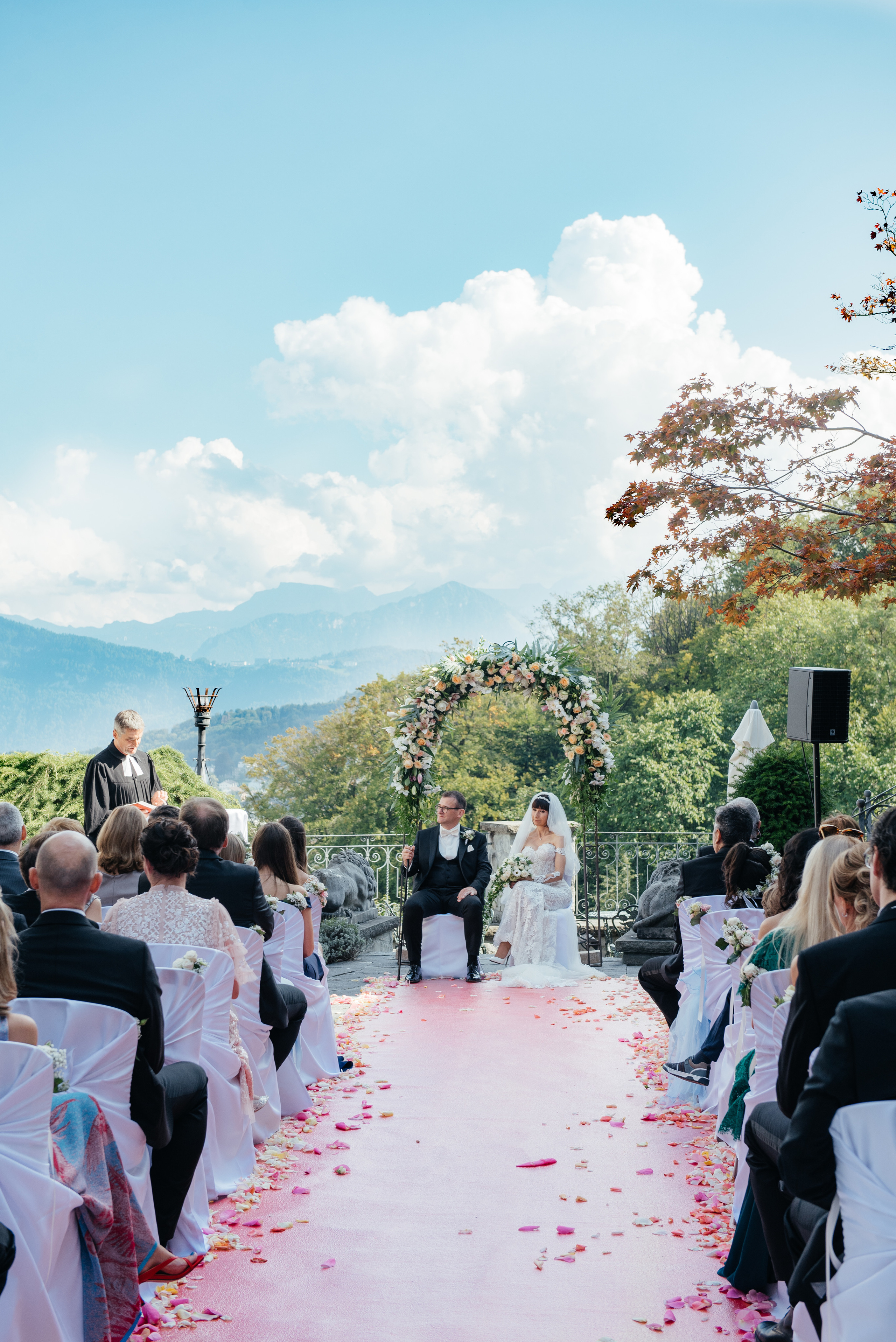 MARCELA & BRUNO Castle Gütsch in Luzern, Switzerland. I am Elena Altendorfer. Wedding photographer in Zurich and Switzerland