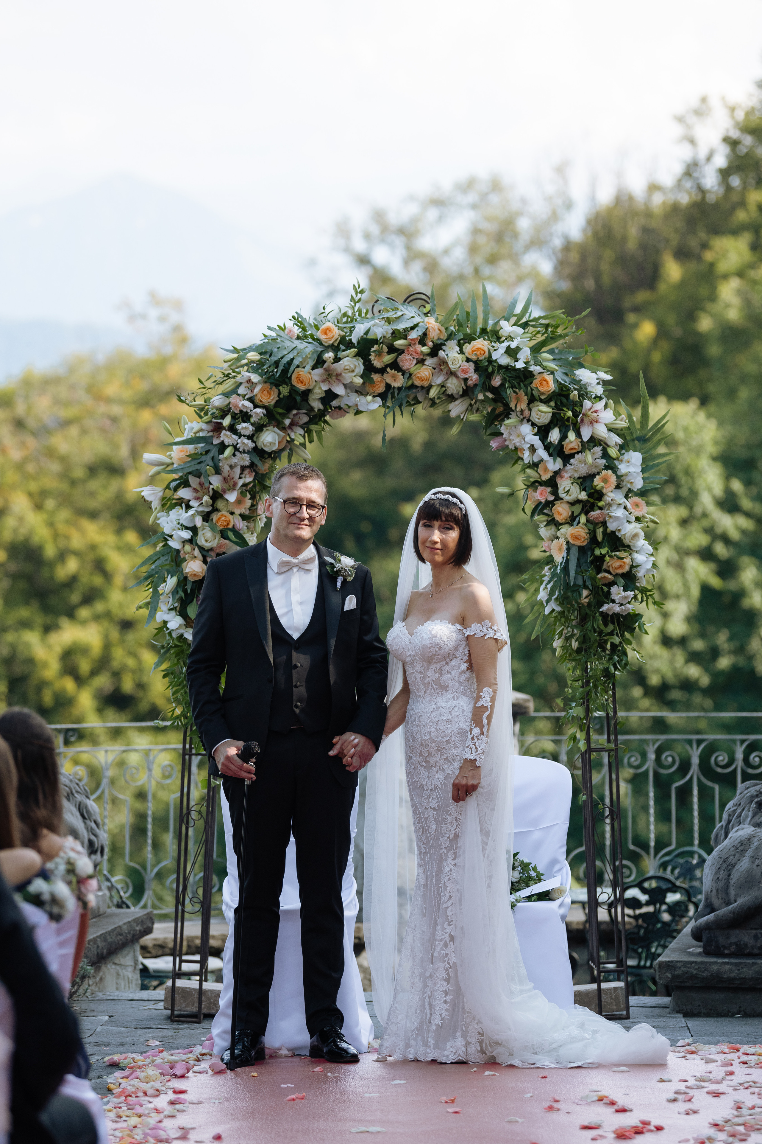 MARCELA & BRUNO Castle Gütsch in Luzern, Switzerland. I am Elena Altendorfer. Wedding photographer in Zurich and Switzerland