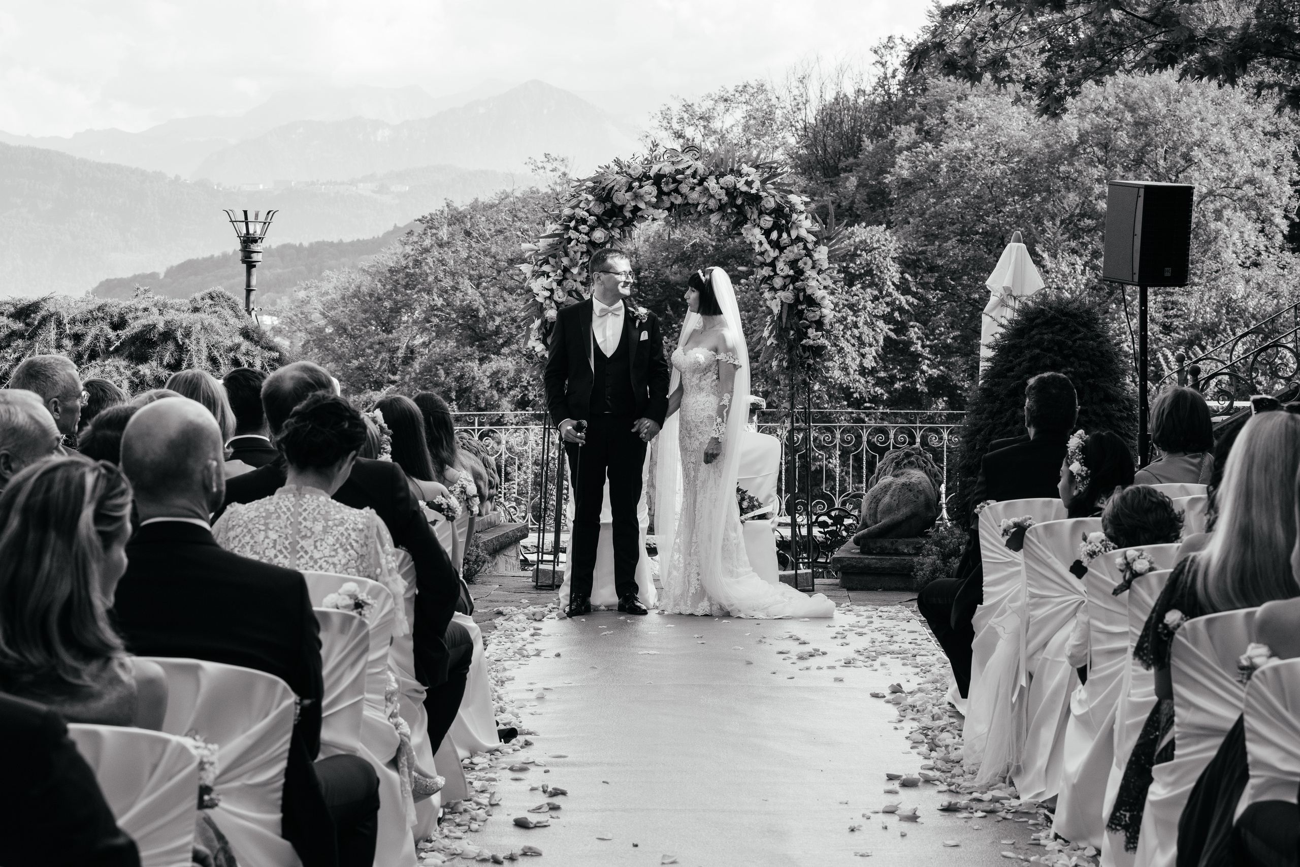 MARCELA & BRUNO Castle Gütsch in Luzern, Switzerland. I am Elena Altendorfer. Wedding photographer in Zurich and Switzerland