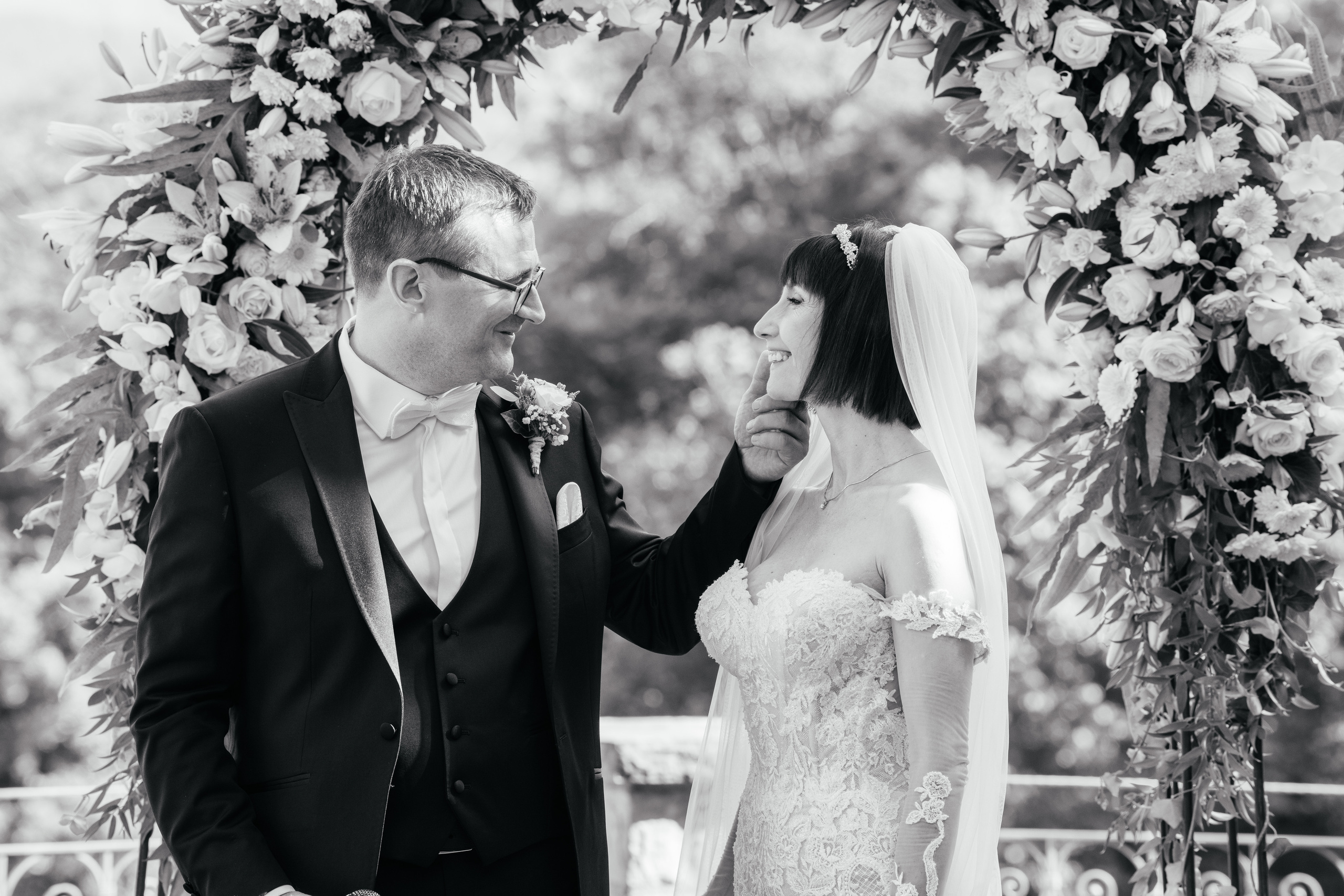 MARCELA & BRUNO Castle Gütsch in Luzern, Switzerland. I am Elena Altendorfer. Wedding photographer in Zurich and Switzerland