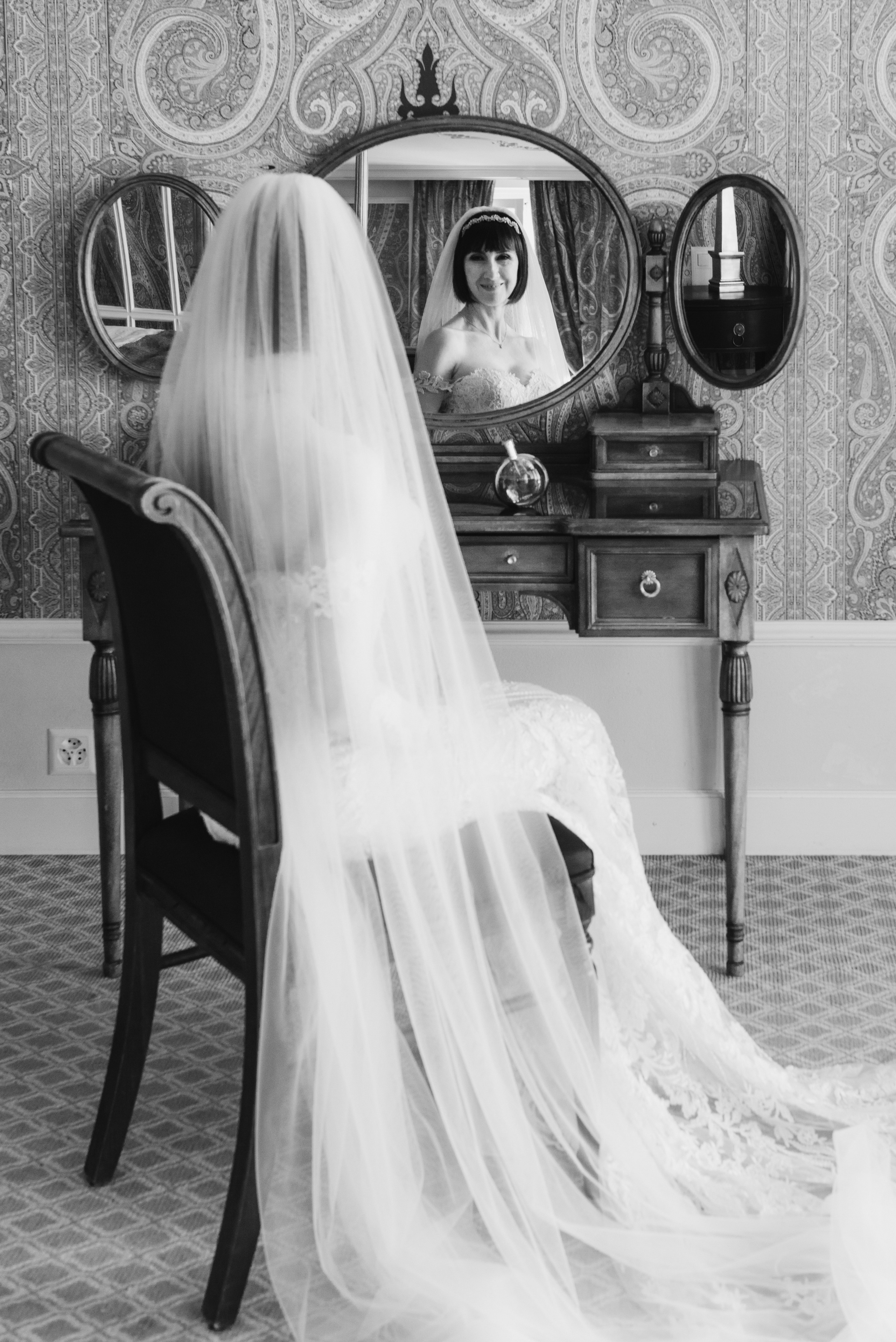 MARCELA & BRUNO Castle Gütsch in Luzern, Switzerland. I am Elena Altendorfer. Wedding photographer in Zurich and Switzerland