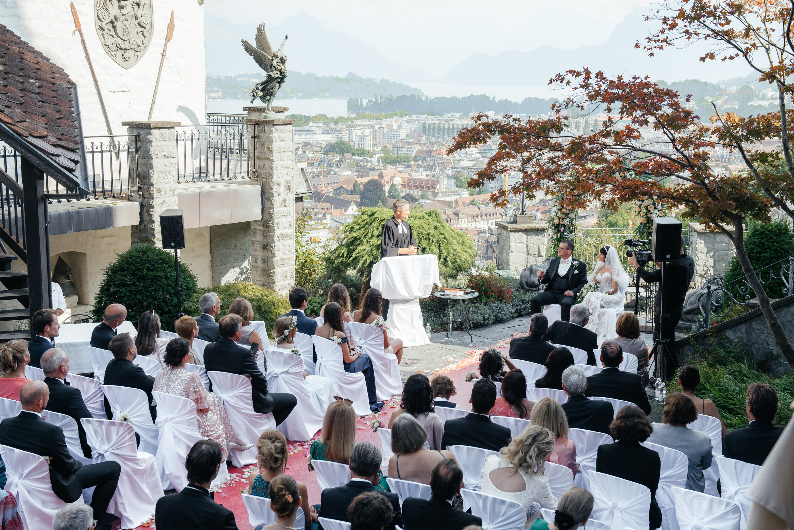 MARCELA & BRUNO Castle Gütsch in Luzern, Switzerland. I am Elena Altendorfer. Wedding photographer in Zurich and Switzerland