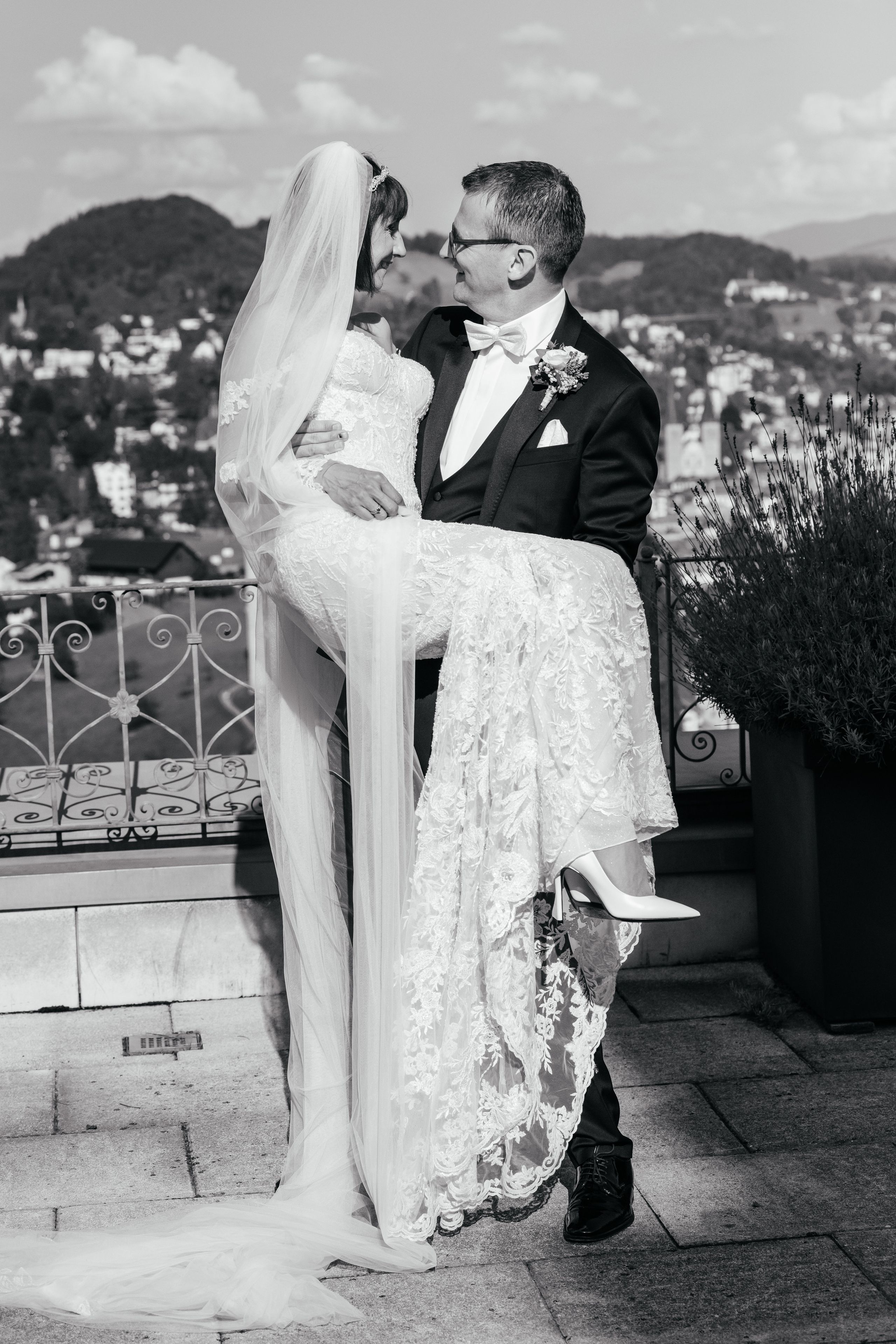 MARCELA & BRUNO Castle Gütsch in Luzern, Switzerland. I am Elena Altendorfer. Wedding photographer in Zurich and Switzerland