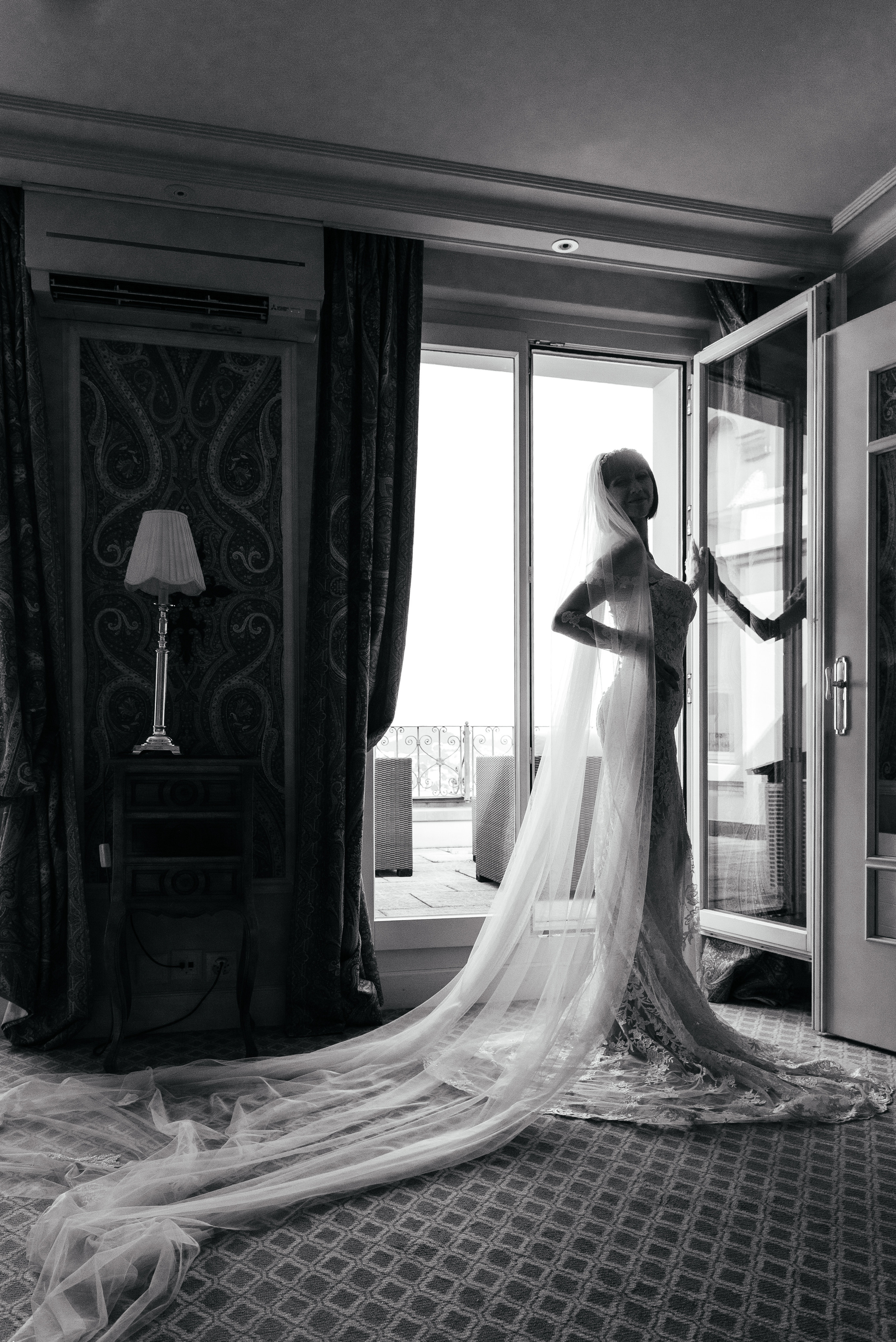 MARCELA & BRUNO Castle Gütsch in Luzern, Switzerland. I am Elena Altendorfer. Wedding photographer in Zurich and Switzerland