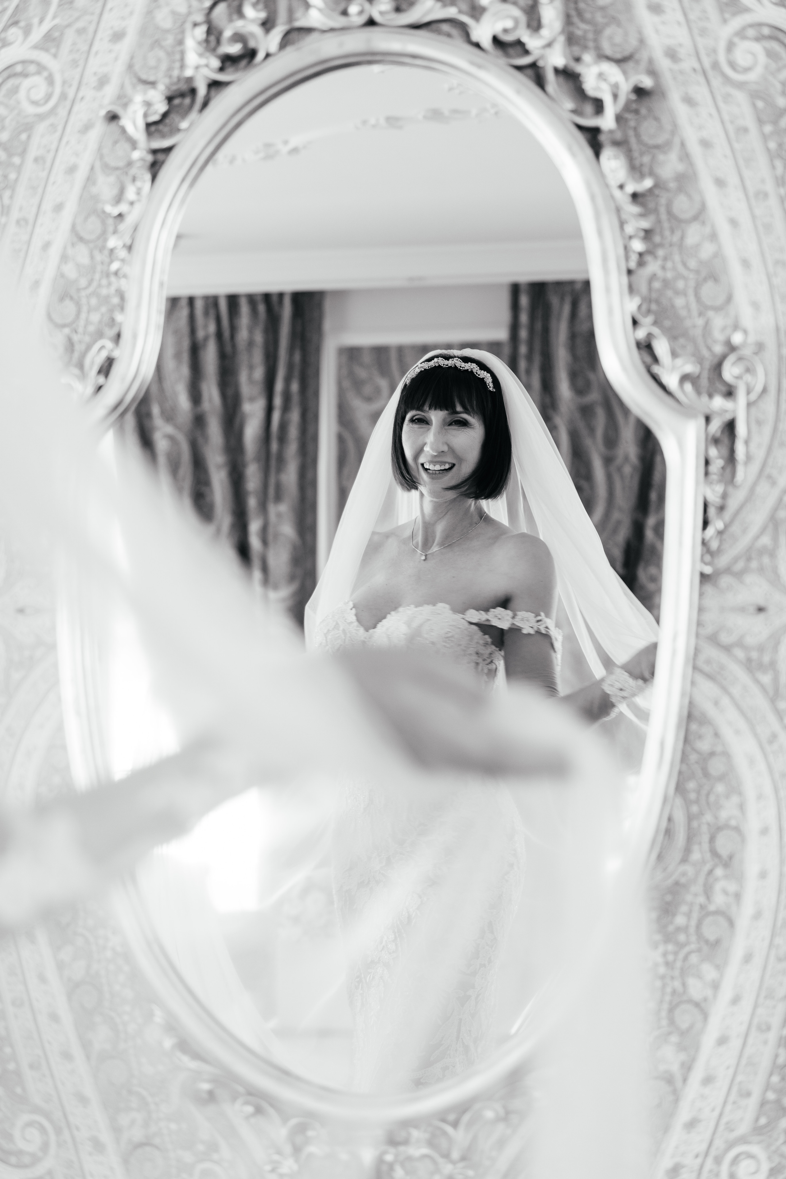 MARCELA & BRUNO Castle Gütsch in Luzern, Switzerland. I am Elena Altendorfer. Wedding photographer in Zurich and Switzerland